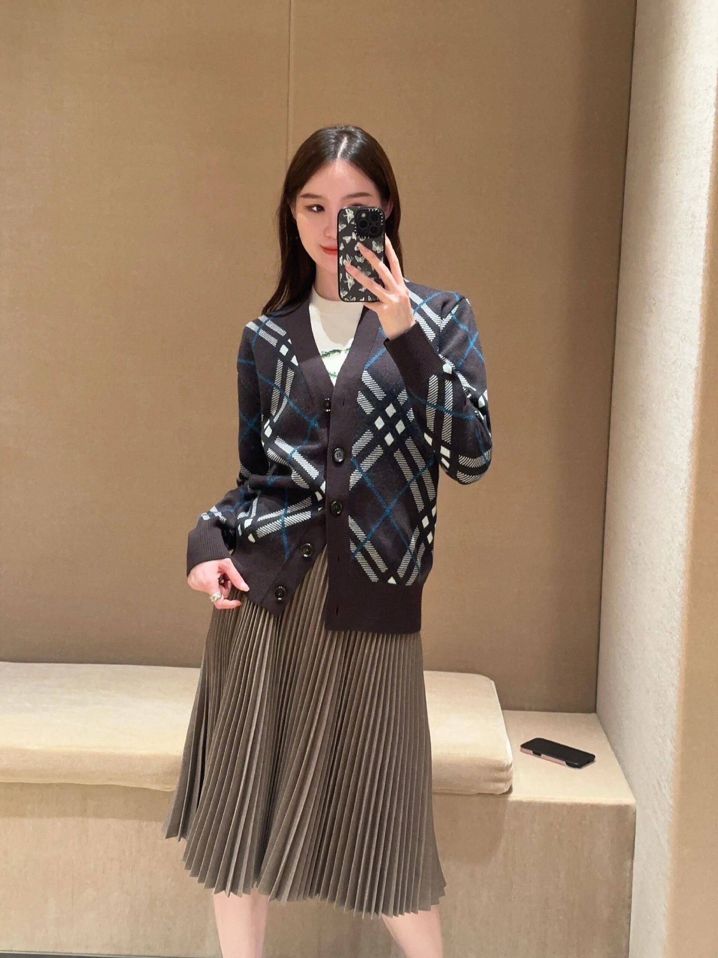 Bbr plaid jacquard cardigan knitted sweater Wool blended mohair yarn, using German imported (SOTO) 14 knitting machine, fabric jacquard, wool enzyme washing, customized 1:1 buttons size:s m l xl ⚠️Hand washing is recommended (this product is made of wool and is not easy to machine wash) - Image 12