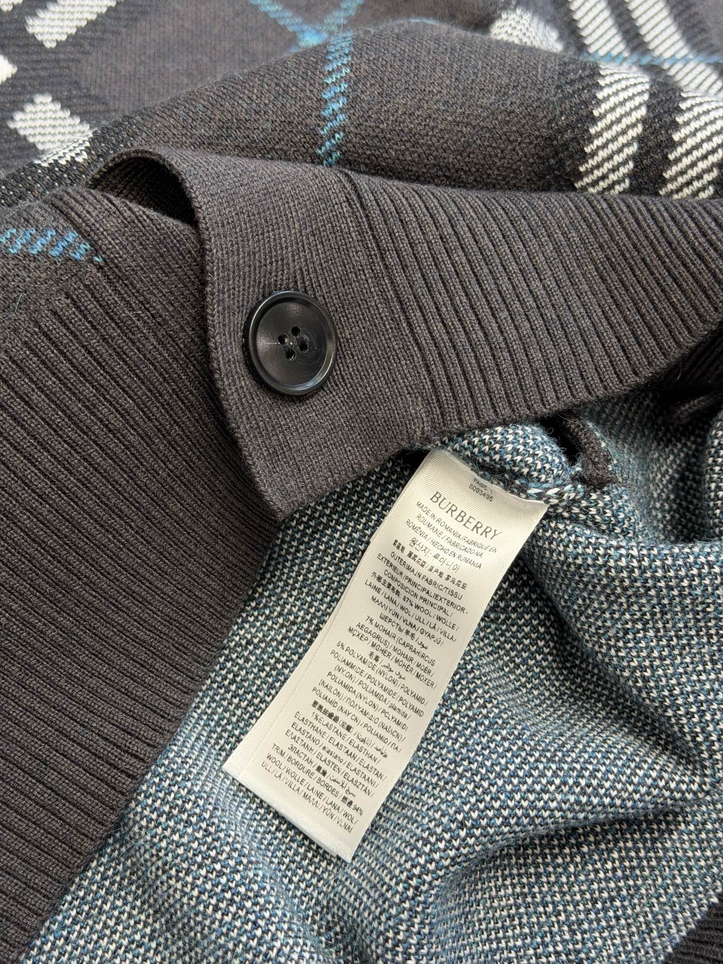 Bbr plaid jacquard cardigan knitted sweater Wool blended mohair yarn, using German imported (SOTO) 14 knitting machine, fabric jacquard, wool enzyme washing, customized 1:1 buttons size:s m l xl ⚠️Hand washing is recommended (this product is made of wool and is not easy to machine wash) - Image 9