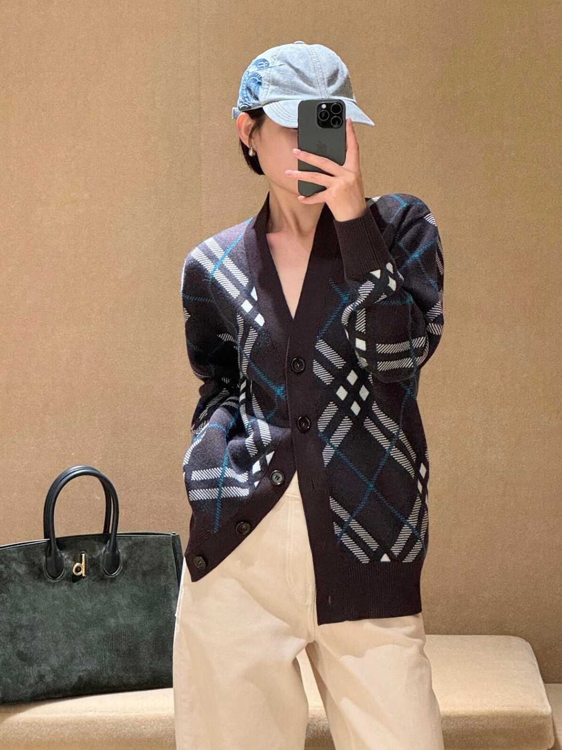 Bbr plaid jacquard cardigan knitted sweater Wool blended mohair yarn, using German imported (SOTO) 14 knitting machine, fabric jacquard, wool enzyme washing, customized 1:1 buttons size:s m l xl ⚠️Hand washing is recommended (this product is made of wool and is not easy to machine wash) - Image 13