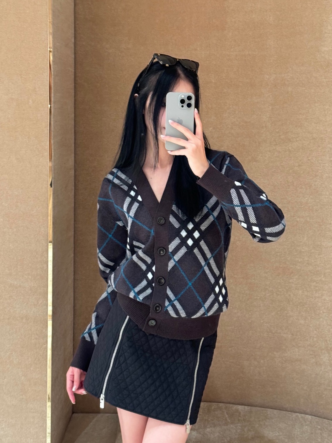 Bbr plaid jacquard cardigan knitted sweater Wool blended mohair yarn, using German imported (SOTO) 14 knitting machine, fabric jacquard, wool enzyme washing, customized 1:1 buttons size:s m l xl ⚠️Hand washing is recommended (this product is made of wool and is not easy to machine wash) - Image 14