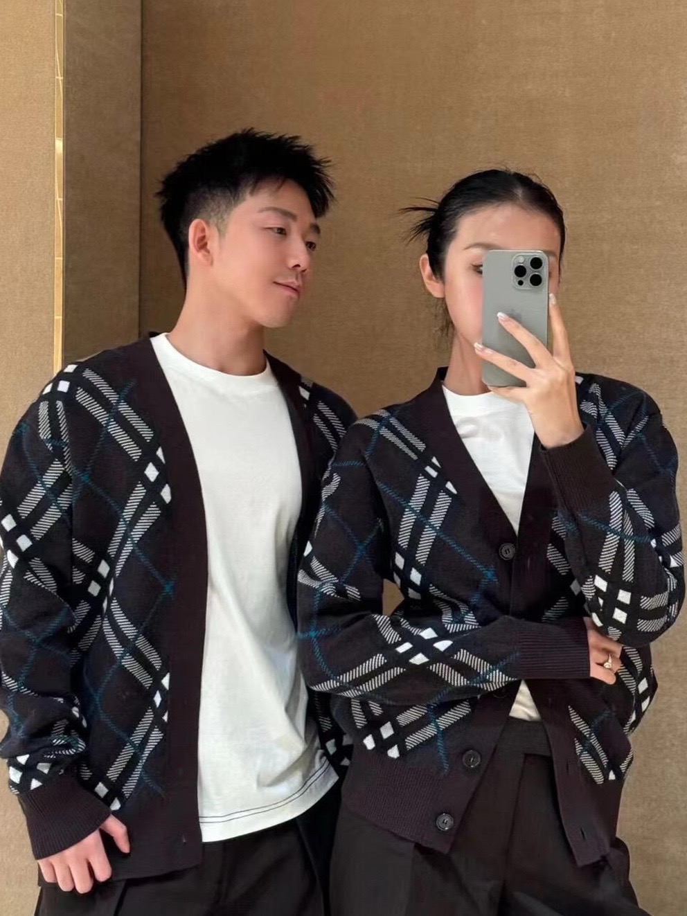 Bbr plaid jacquard cardigan knitted sweater Wool blended mohair yarn, using German imported (SOTO) 14 knitting machine, fabric jacquard, wool enzyme washing, customized 1:1 buttons size:s m l xl ⚠️Hand washing is recommended (this product is made of wool and is not easy to machine wash) - Image 17