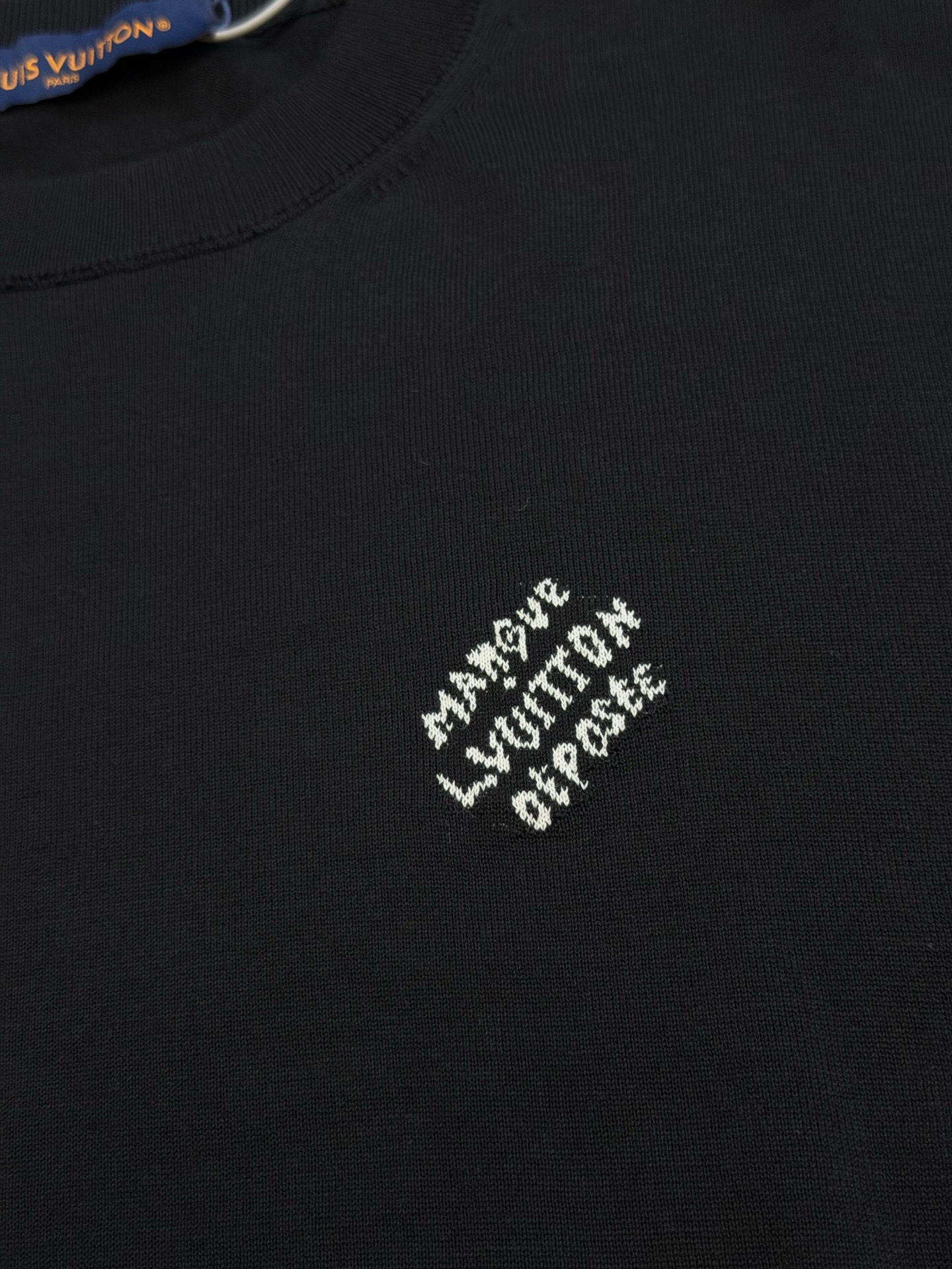 Lv jacquard logo cotton crewneck sweater 60-count double-ply combed cotton yarn, using a German imported (SOTO) 16 knitting machine, jacquard fabric, and enzyme washing of wool size:s m l xl ⚠️Hand washing is recommended (this product is made of wool and is not easy to machine wash) - Image 5