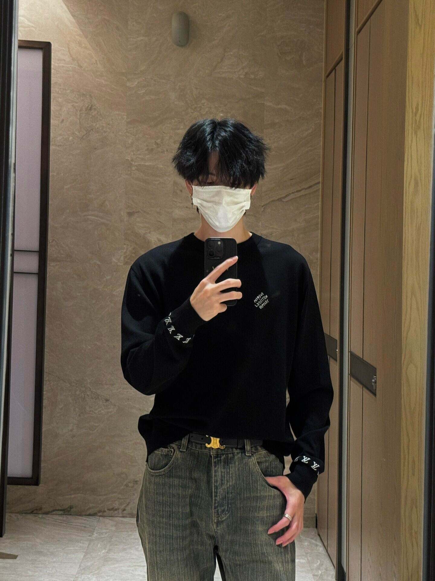 Lv jacquard logo cotton crewneck sweater 60-count double-ply combed cotton yarn, using a German imported (SOTO) 16 knitting machine, jacquard fabric, and enzyme washing of wool size:s m l xl ⚠️Hand washing is recommended (this product is made of wool and is not easy to machine wash) - Image 12