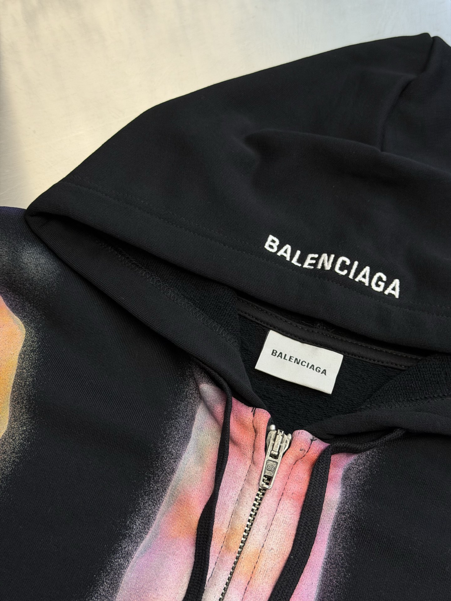 Paris sunset gradient zipper sweatshirt Select heavyweight high-density terry knitting to retain a relaxed and drapey feel - Image 6