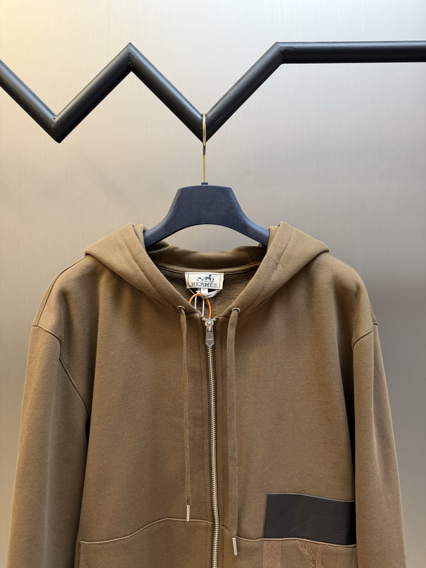 Hermès embroidered leather zippered jacket Customized Yunheng brocade cotton velvet, a neat full-open zipper creates a smooth hooded configuration, and the drawstring of the same color can be adjusted to the shape of the hood. - Image 2