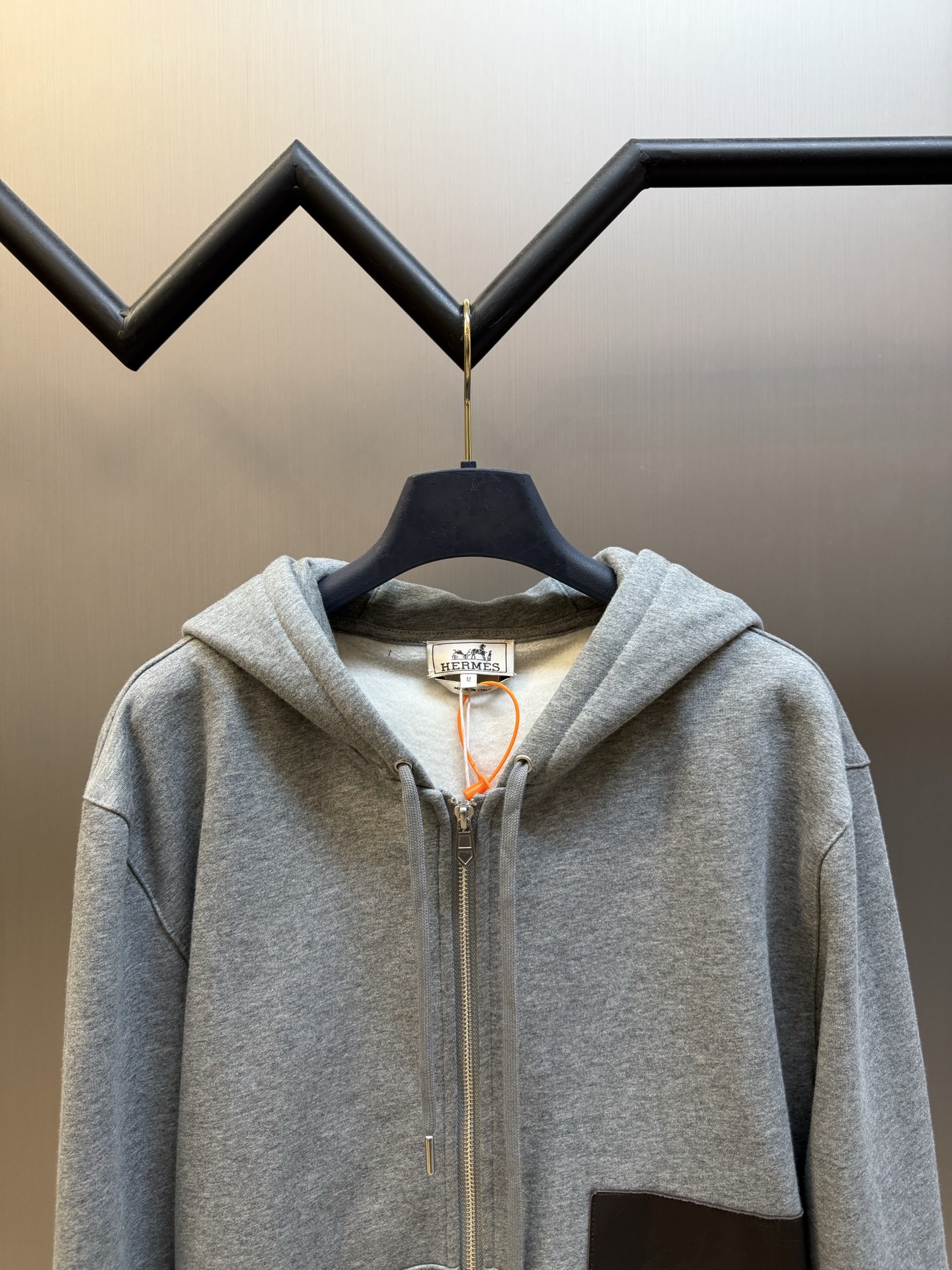Hermès embroidered leather zippered jacket Customized Yunheng brocade cotton velvet, a neat full-open zipper creates a smooth hooded configuration, and the drawstring of the same color can be adjusted to the shape of the hood - Image 2