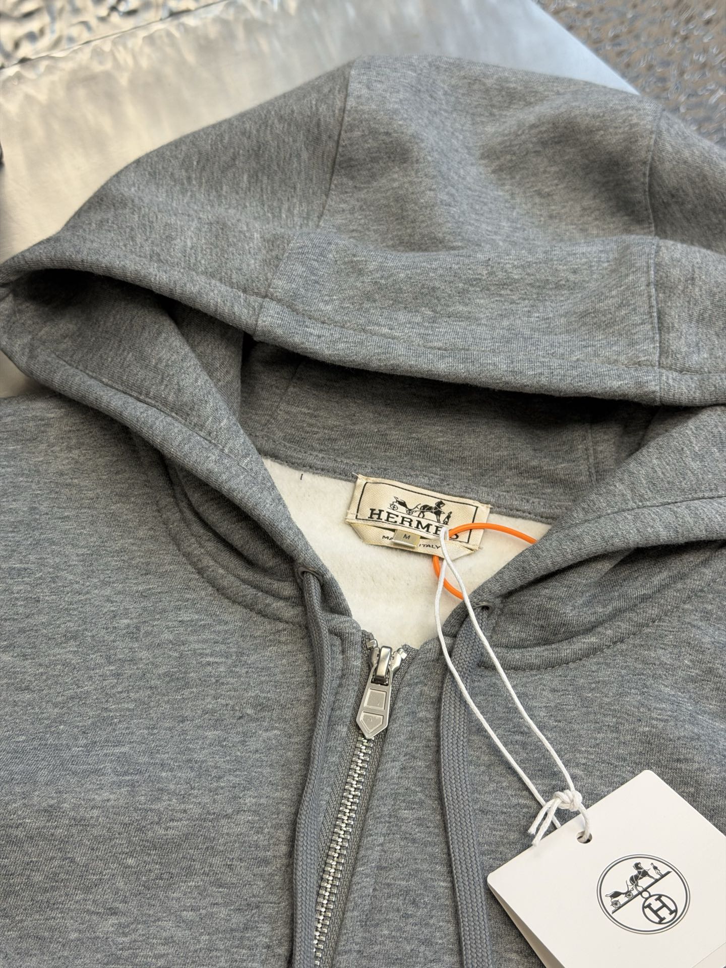 Hermès embroidered leather zippered jacket Customized Yunheng brocade cotton velvet, a neat full-open zipper creates a smooth hooded configuration, and the drawstring of the same color can be adjusted to the shape of the hood - Image 5