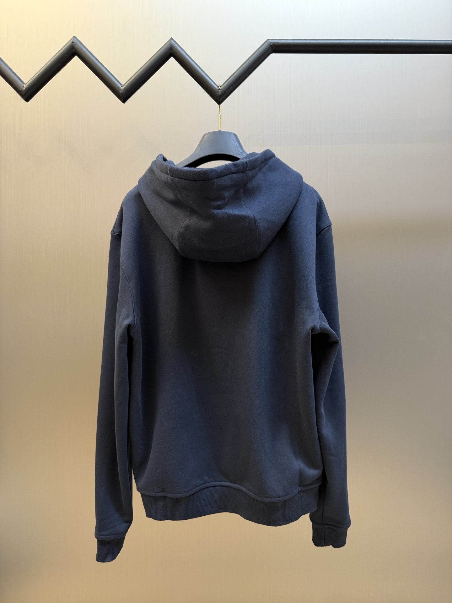 Hermès embroidered leather zippered jacket Customized Yunheng brocade cotton velvet, a neat full-open zipper creates a smooth hooded configuration, and the drawstring of the same color can be adjusted to the shape of the hood. - Image 4