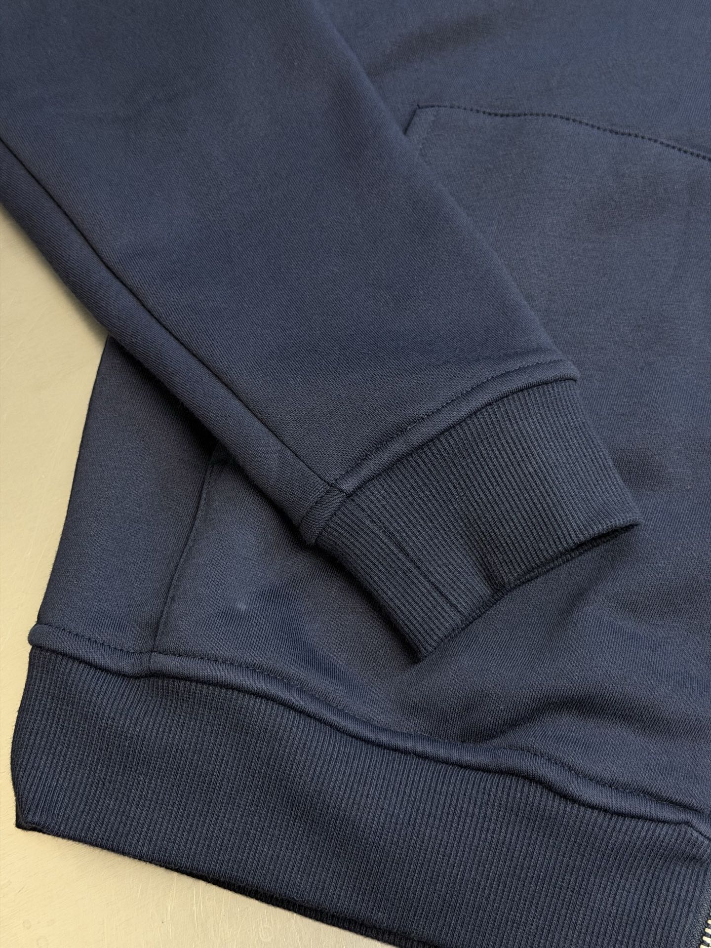 Hermès embroidered leather zippered jacket Customized Yunheng brocade cotton velvet, a neat full-open zipper creates a smooth hooded configuration, and the drawstring of the same color can be adjusted to the shape of the hood. - Image 6