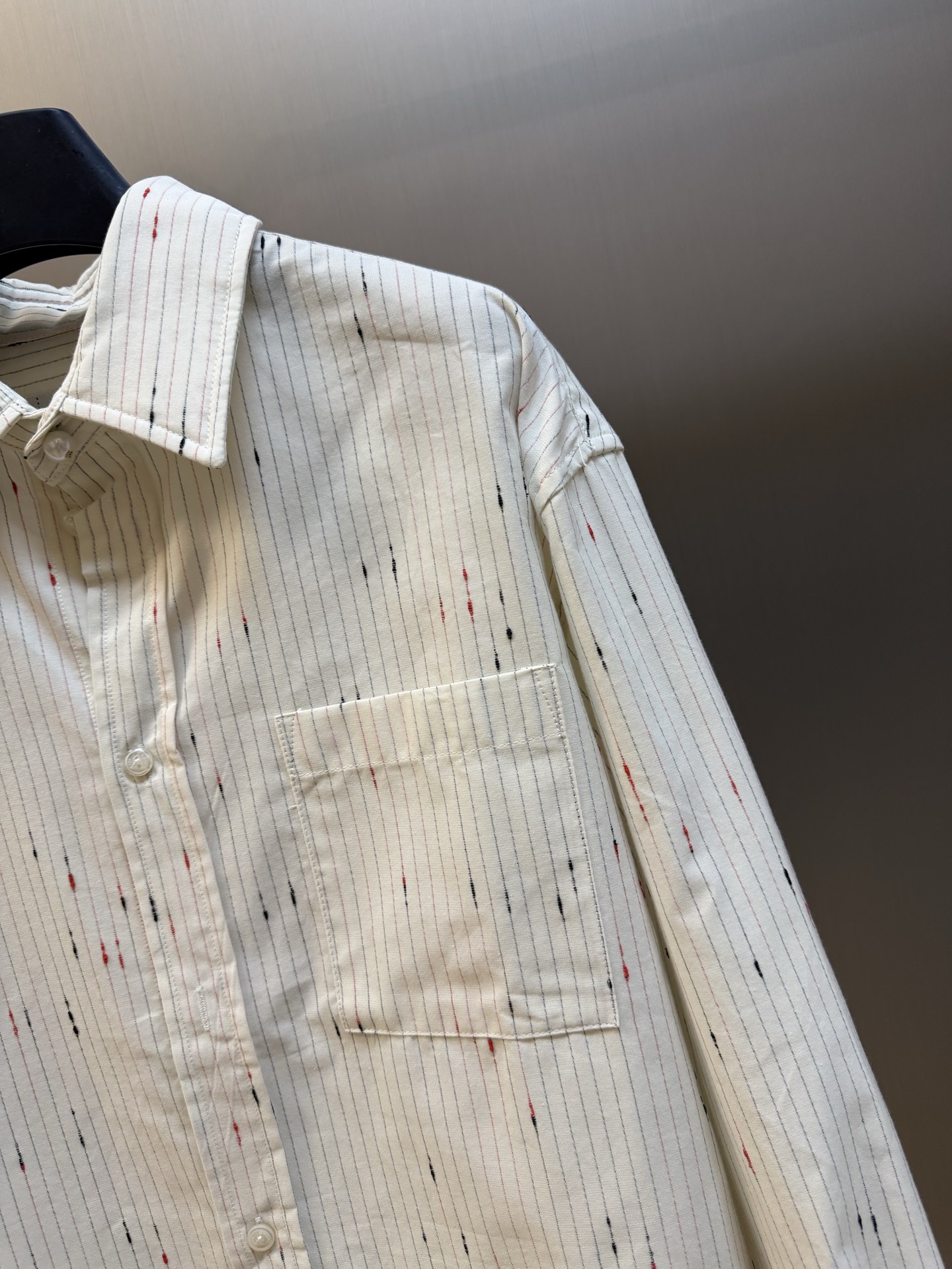 Xiaoxiang Double C embroidered striped shirt Customized star-dot yarn-dyed jacquard poplin material, pure white porcelain spreads the body in sequence, fine ink vertical patterns are interwoven with fine colorful dots and shooting stars, precipitating the French simple and relaxed luxury charm of aristocratic family - Image 3