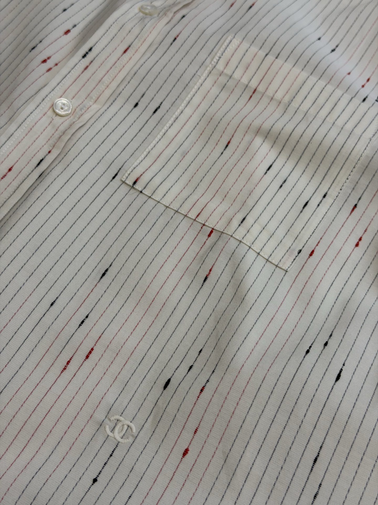 Xiaoxiang Double C embroidered striped shirt Customized star-dot yarn-dyed jacquard poplin material, pure white porcelain spreads the body in sequence, fine ink vertical patterns are interwoven with fine colorful dots and shooting stars, precipitating the French simple and relaxed luxury charm of aristocratic family - Image 6