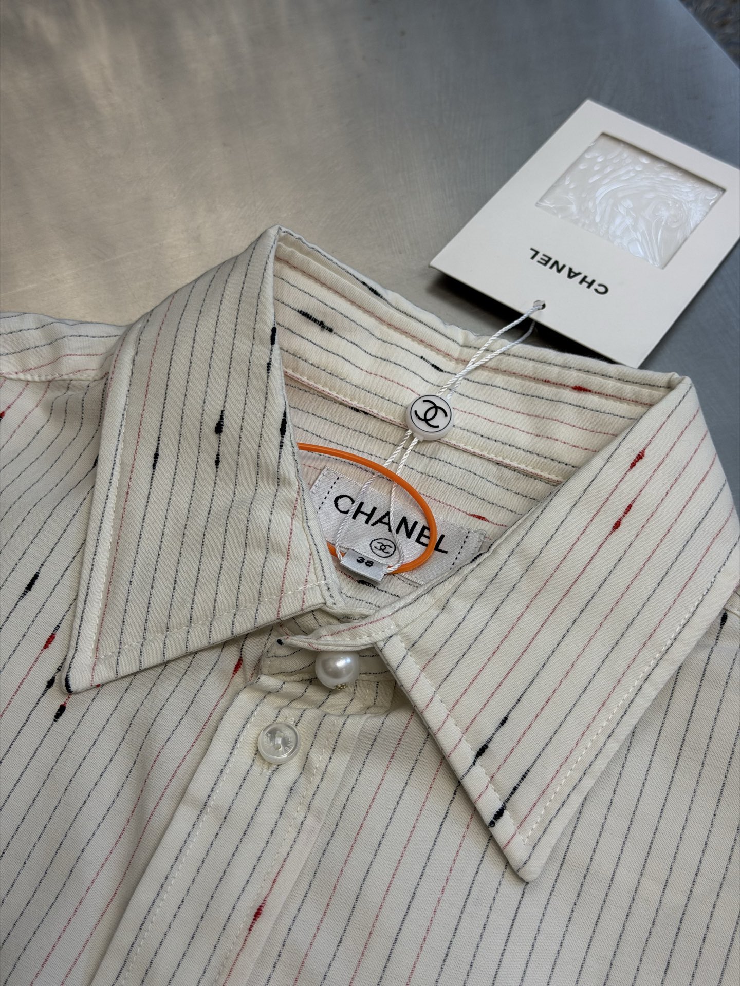 Xiaoxiang Double C embroidered striped shirt Customized star-dot yarn-dyed jacquard poplin material, pure white porcelain spreads the body in sequence, fine ink vertical patterns are interwoven with fine colorful dots and shooting stars, precipitating the French simple and relaxed luxury charm of aristocratic family - Image 5
