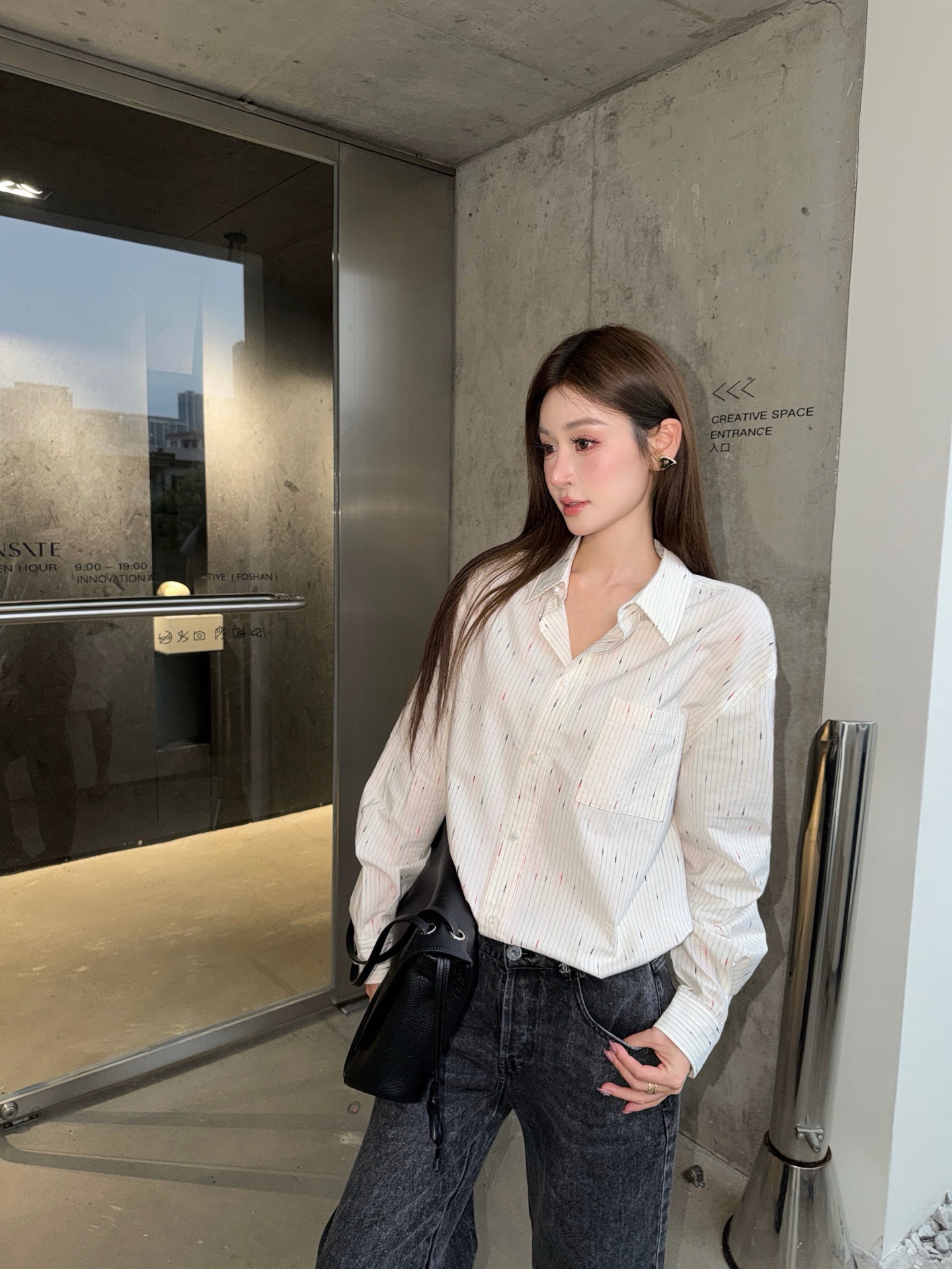 Xiaoxiang Double C embroidered striped shirt Customized star-dot yarn-dyed jacquard poplin material, pure white porcelain spreads the body in sequence, fine ink vertical patterns are interwoven with fine colorful dots and shooting stars, precipitating the French simple and relaxed luxury charm of aristocratic family - Image 10