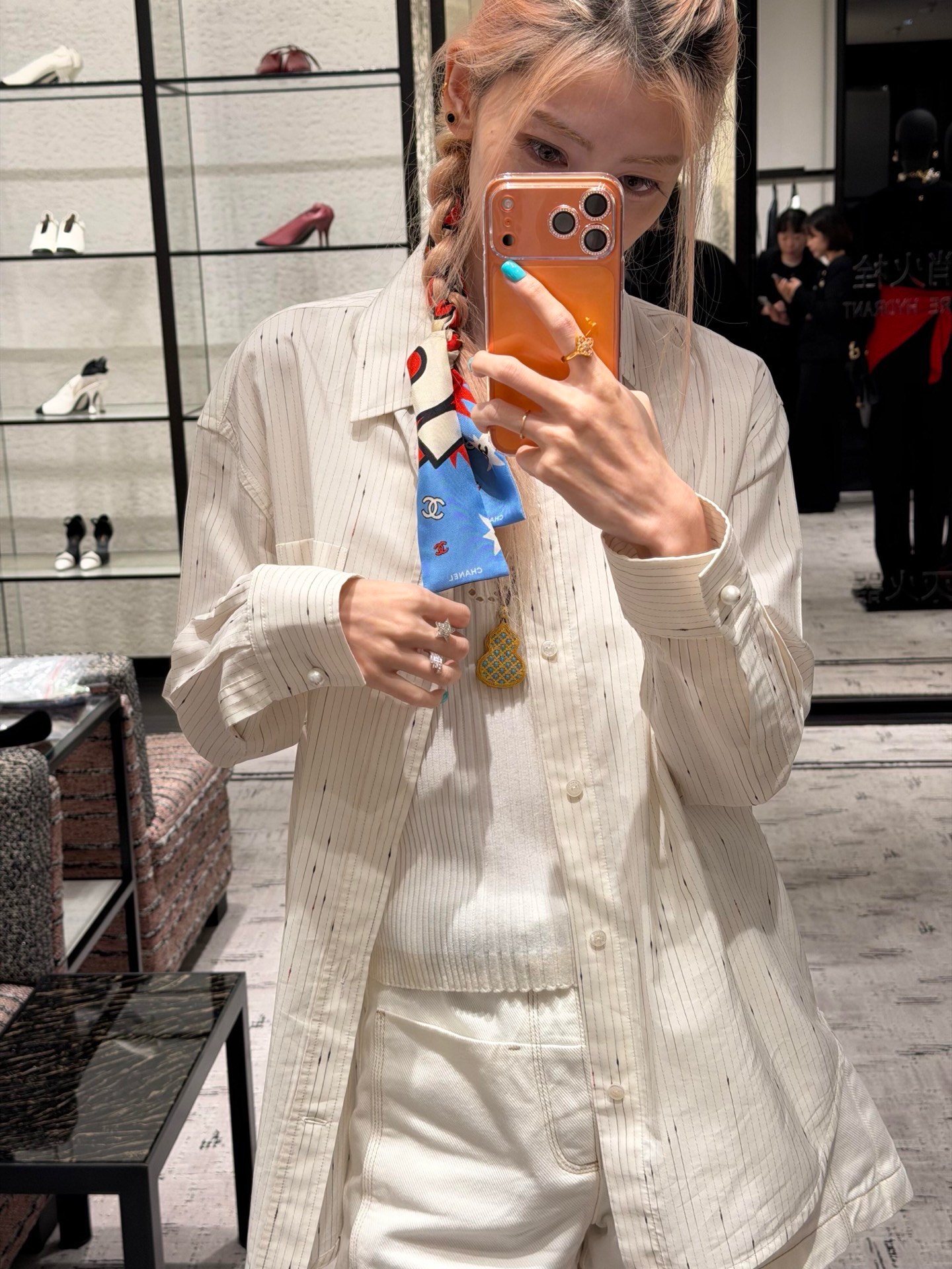 Xiaoxiang Double C embroidered striped shirt Customized star-dot yarn-dyed jacquard poplin material, pure white porcelain spreads the body in sequence, fine ink vertical patterns are interwoven with fine colorful dots and shooting stars, precipitating the French simple and relaxed luxury charm of aristocratic family - Image 12