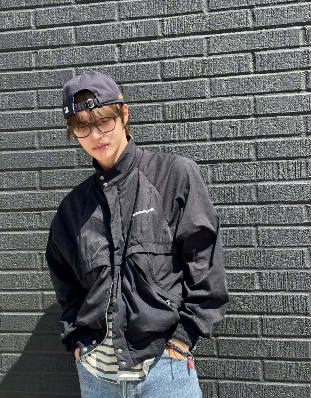Chrome Herat*/Chrome heart dark pattern full-print cross stand-collar jacket Customized dark pattern jacquard fabric, the whole piece is covered with low-key patterns, and the texture emerges under dark light. Small letters are printed on the front, and scroll fonts are printed on a large area on the back. The color matching is repeatedly calibrated, and the font outline and line thickness are restored to the original position. Size:S/M/L/XL - Image 21