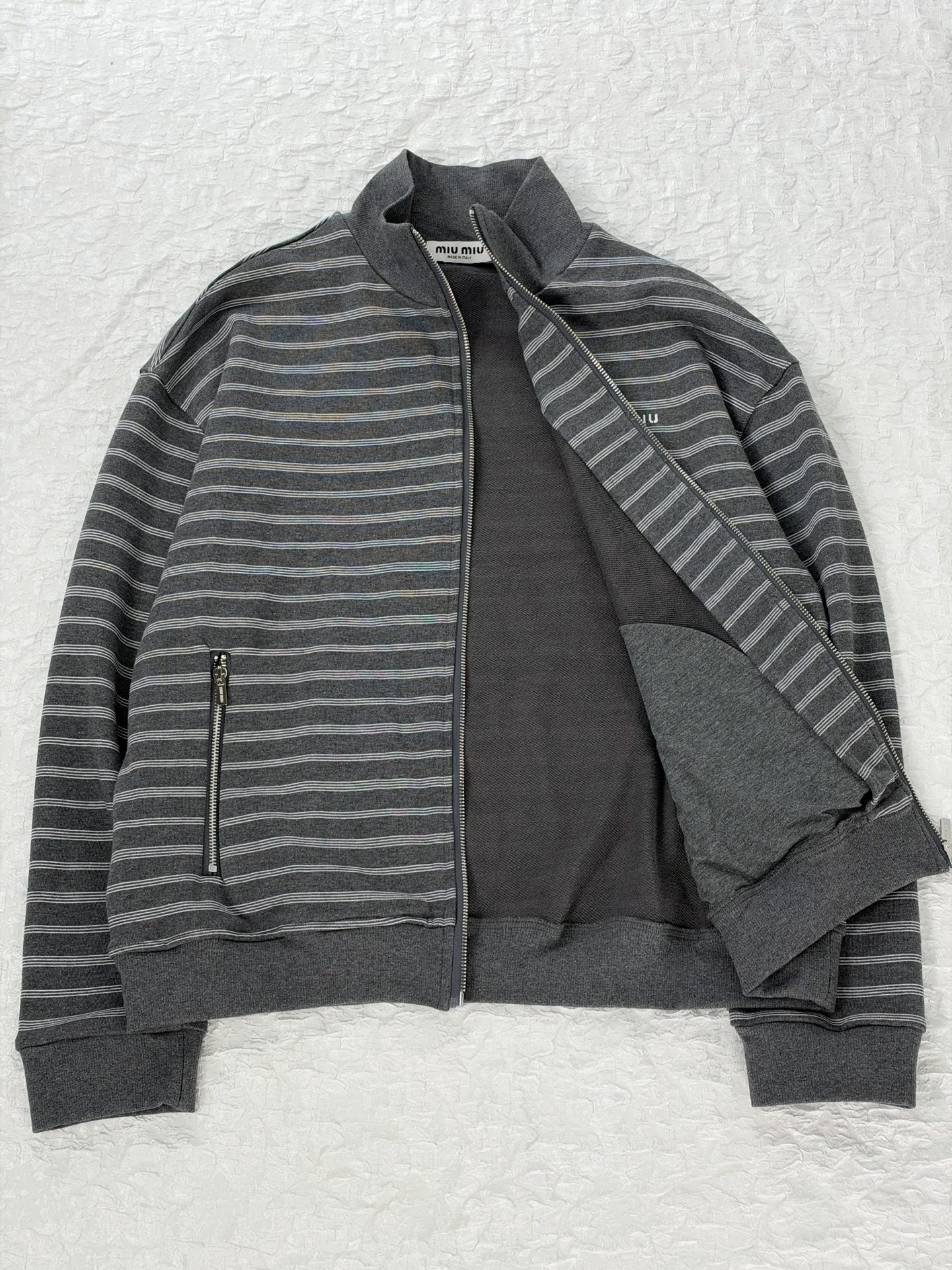 Miu Mi*/Miu Miu letter embroidered counterpoint striped zipper jacket The stripe spacing is accurately aligned, and the width and color of each strip are aligned with the original version - Image 4