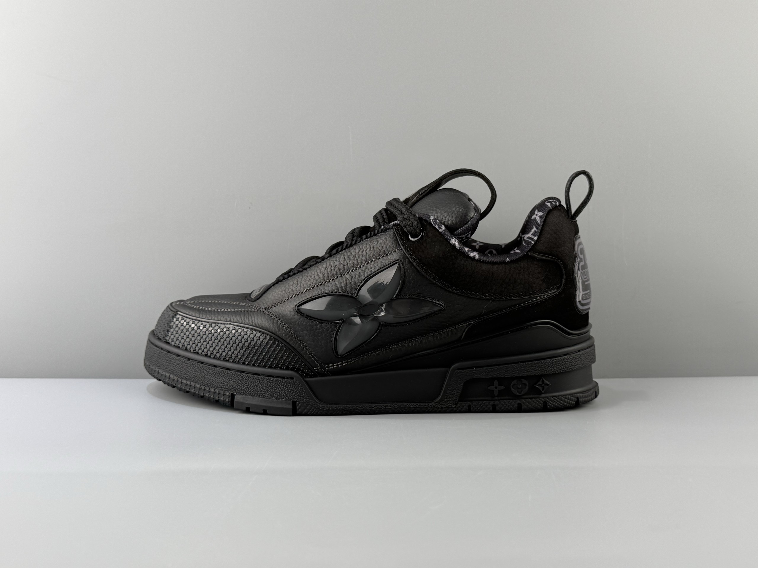 LOUIS VUITTON Skate skateboard shoes, handwritten logo, round toe laces, low-cut sneakers, Italian imported tire cowhide, original top-grade outsole, production, access counter 0️⃣pressure❗Size: 39 40 41 42 43 44 45 (46 customized items are not returnable)
