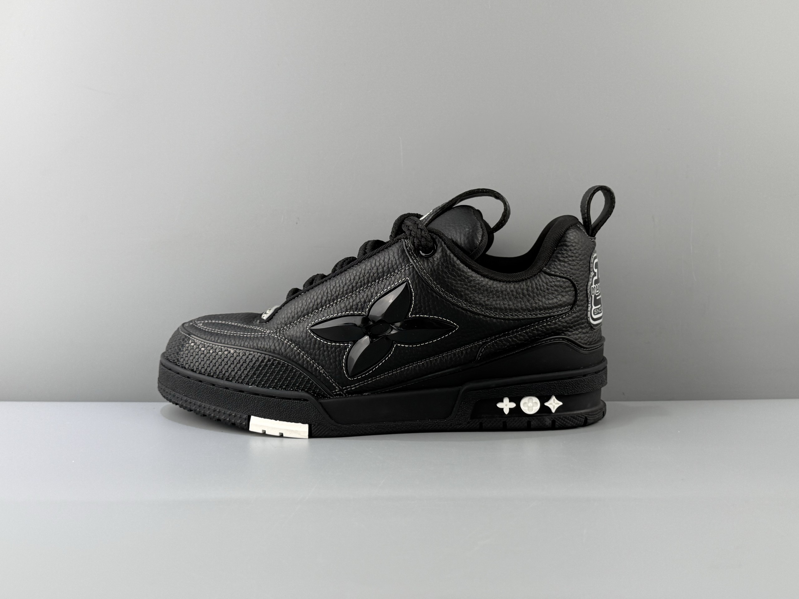 LOUIS VUITTON Skate skateboard shoes, handwritten logo, round toe laces, low-cut sneakers, Italian imported tire cowhide, original top-grade outsole, production, access counter 0️⃣pressure❗Size: 39 40 41 42 43 44 45 (46 customized items are not returnable)
