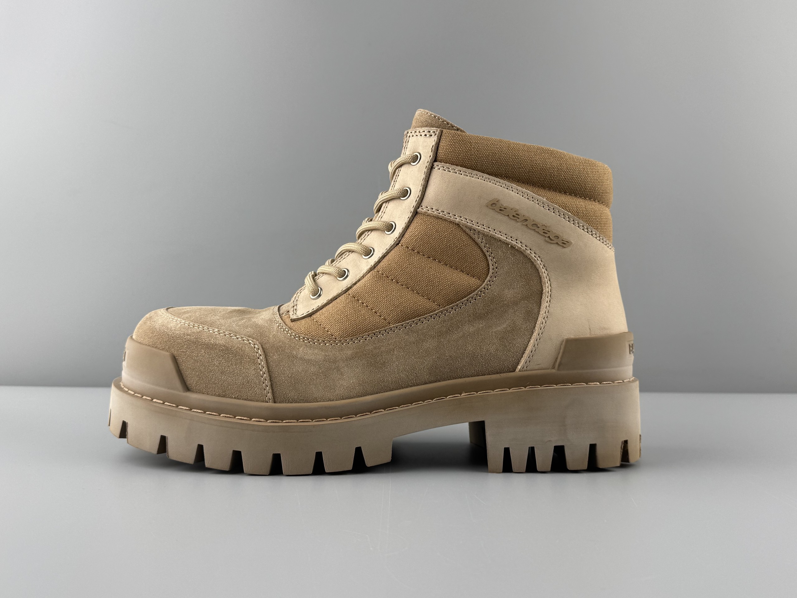 Balenciaga Balenciaga Combat Strike Round Toe Lace-Up Short Martin Boots Men's Size: 39/46 Large Size Customization Non-returnable