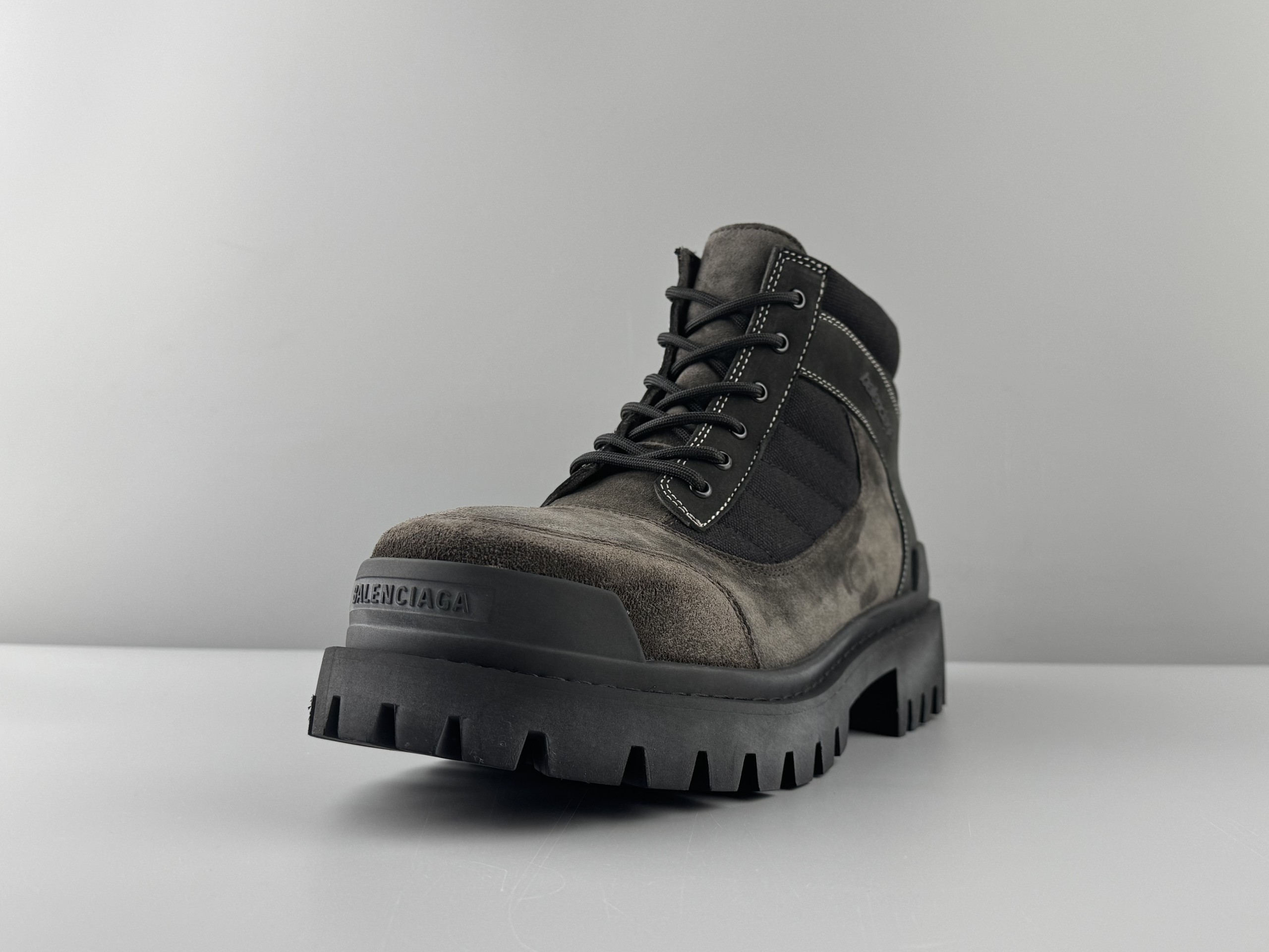 Balenciaga Balenciaga Combat Strike Round Toe Lace-Up Short Martin Boots Men's Size: 39/46 Large Size Customization Non-returnable - Image 2