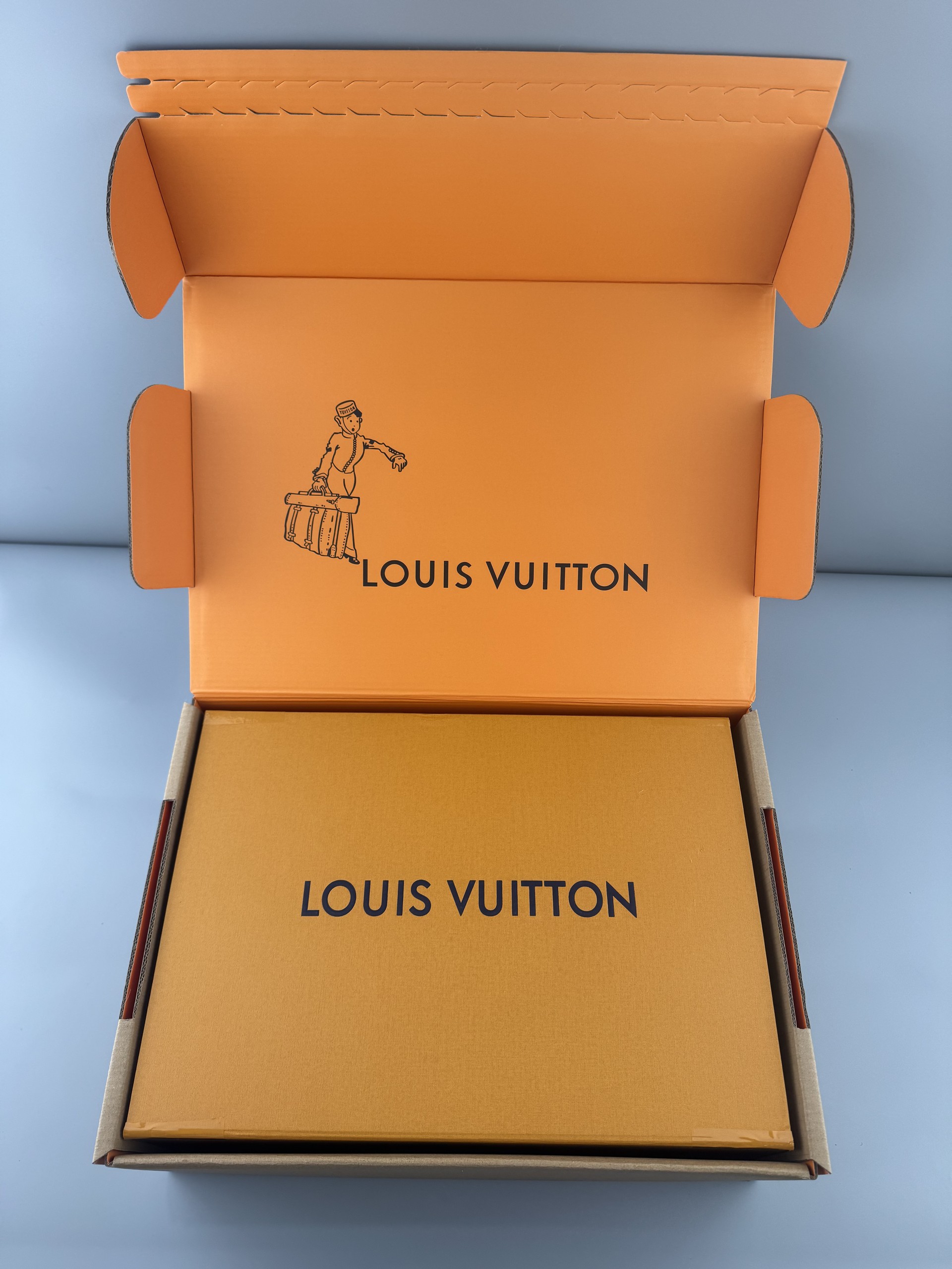 Produced by the top manufacturer in Guangzhou! LOUIS VUITTON Tilted biscuit shoes, suede round toe laces, low-top sneakers, imported cow suede leather, top-grade outsole, machine embossed embroidery imported from Germany, couple size Size: 35 36 37 38 39 40 41 42 43 44 45 Normal size - Image 9
