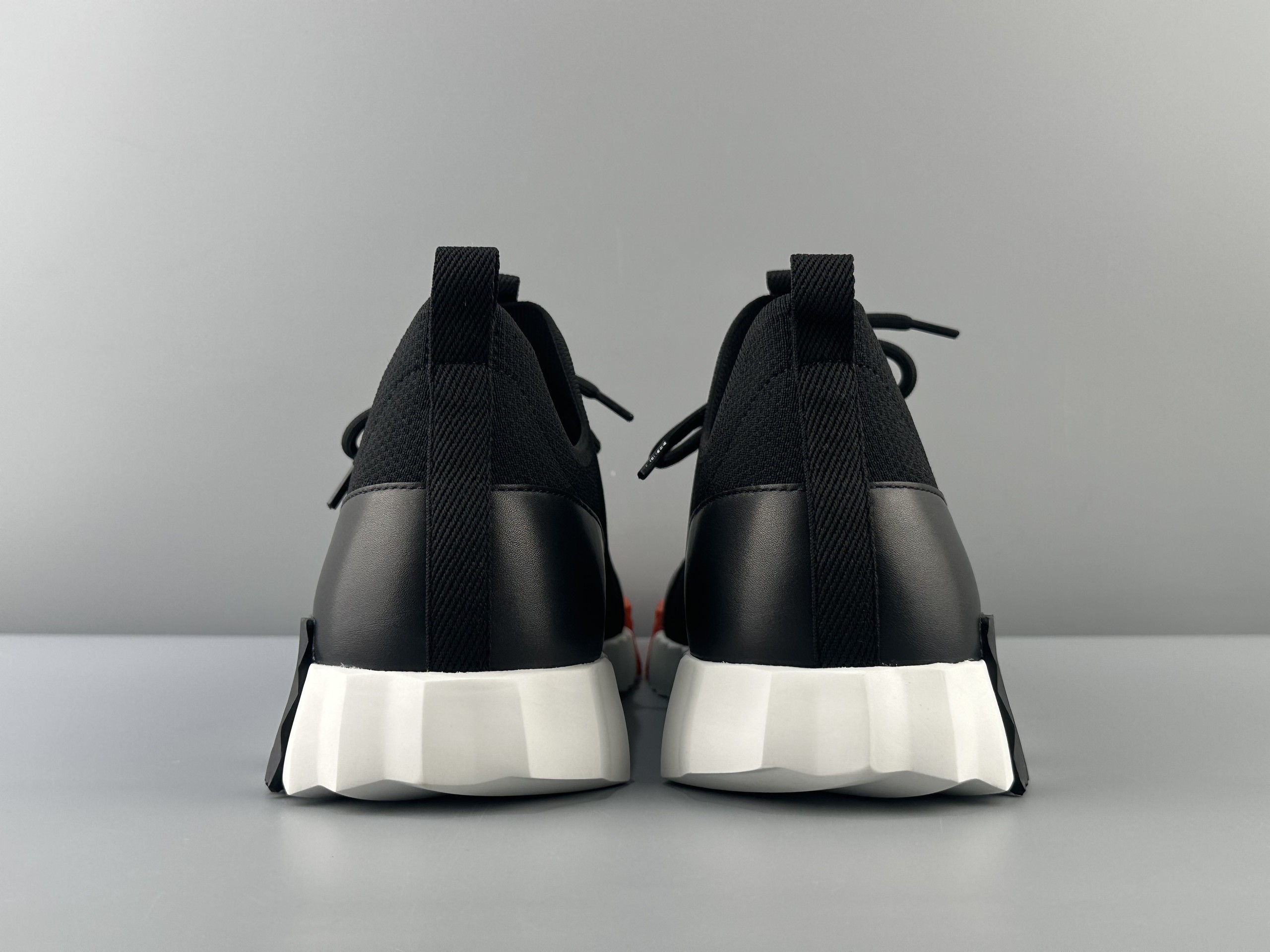 Produced by Foshan’s top manufacturers ❗hot model for foreign trade❗) HERMES Lift suede goatskin, lace-free thick sole, 4cm low-top lifestyle casual shoes, complex craftsmanship, men's style, imported leather production! The best outsole on the market! The tooth marks and water chestnuts are clear and three-dimensional! Produced with top imported raw materials! Size:38 39 40 41 42 43 44 45 46 (Excellent order price❗) - Image 6