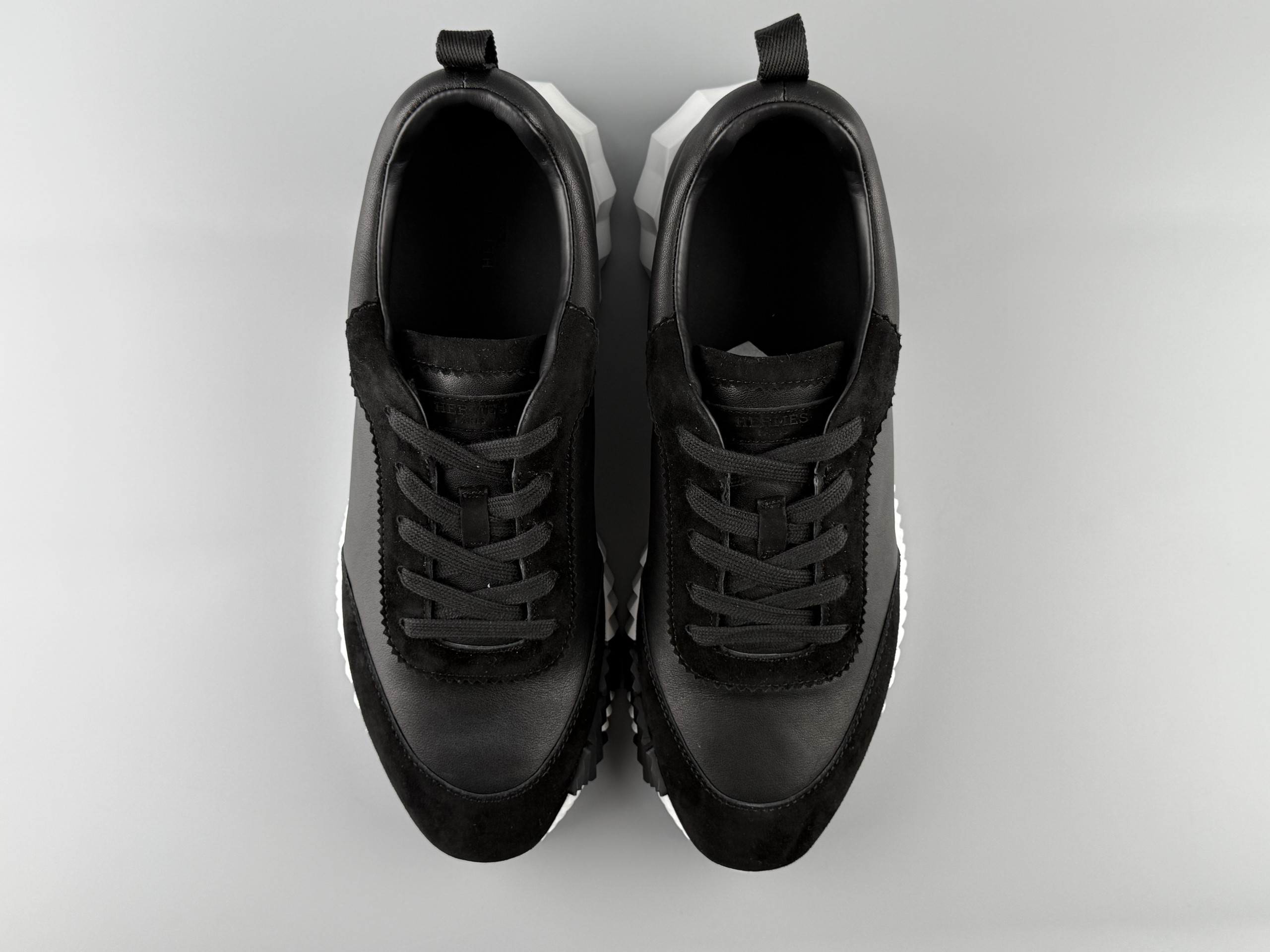 Produced by Foshan’s top manufacturers ❗hot model for foreign trade❗) HERMES Bouncing calfskin, round toe lace-up, low-cut lifestyle shoes, men's style, complex craftsmanship, men's style, imported leather production! The best outsole on the market! The tooth marks and water chestnuts are clear and three-dimensional! Produced with top imported raw materials! Size:38 39 40 41 42 43 44 45 46 (Excellent order price❗) - Image 8