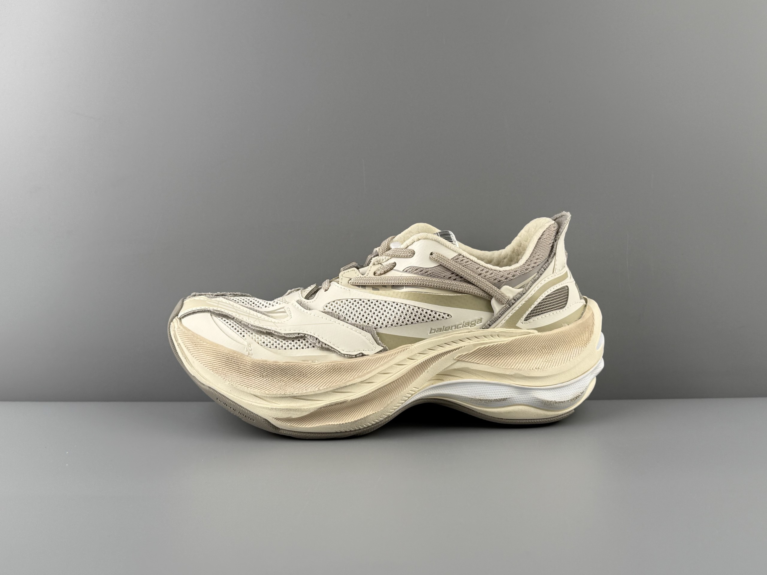 The only correct version in the market in Guangzhou🔝Top version❗The quality is higher than XA VG series version❗ Balenciaga Jet embossed printing round toe thick sole 4.25cm low top dad shoes Size: 35 36 37 38 39 40 41 42 43 44 45