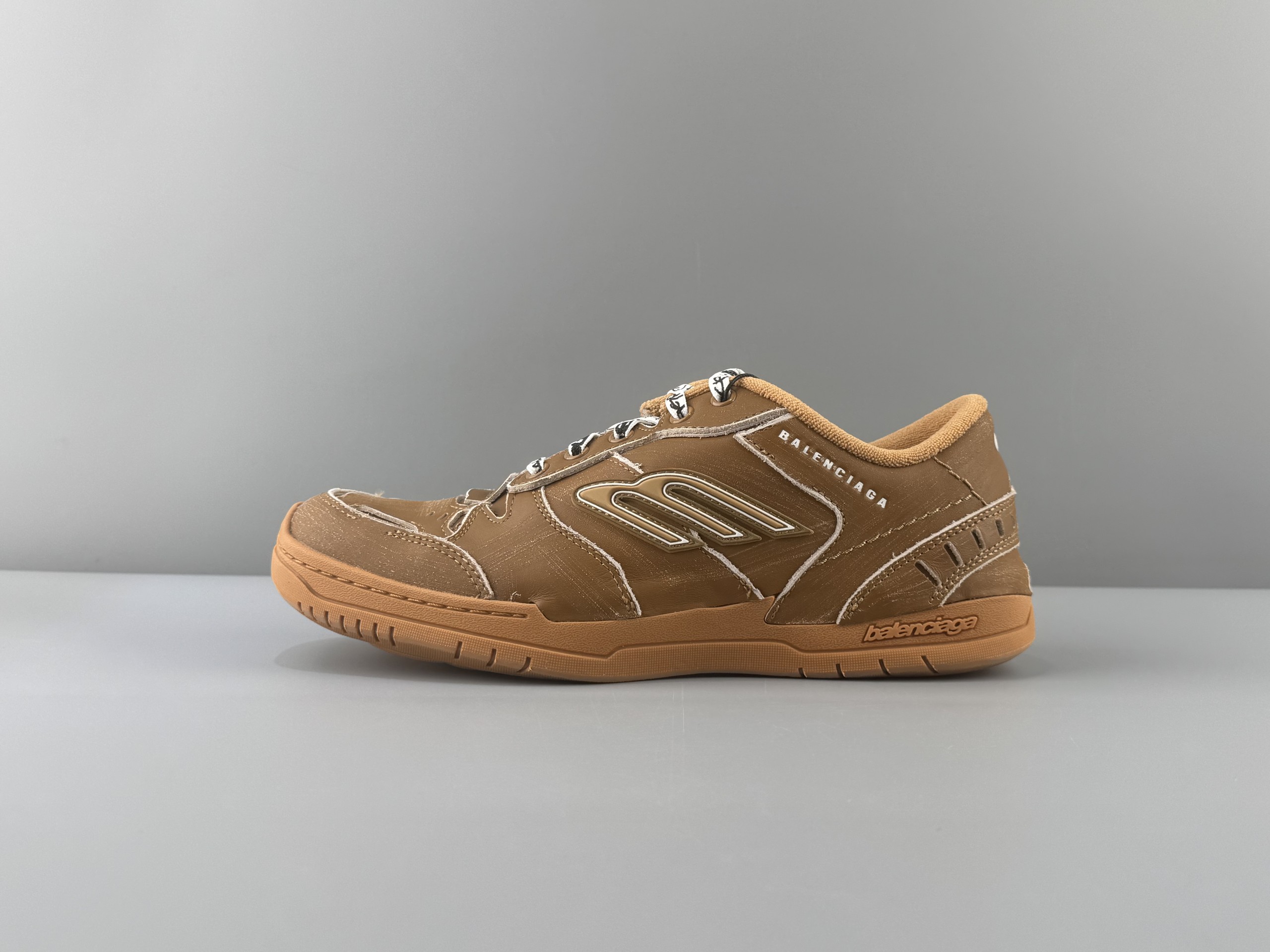 Purchasing level version, different from ordinary products on the market! Balenciaga HAMPTONS WORN-OUT Round toe lace-up, low-cut lifestyle shoes, couple model, independent private model outsole, original old-fashioned technique Size: 35/46 is one size larger