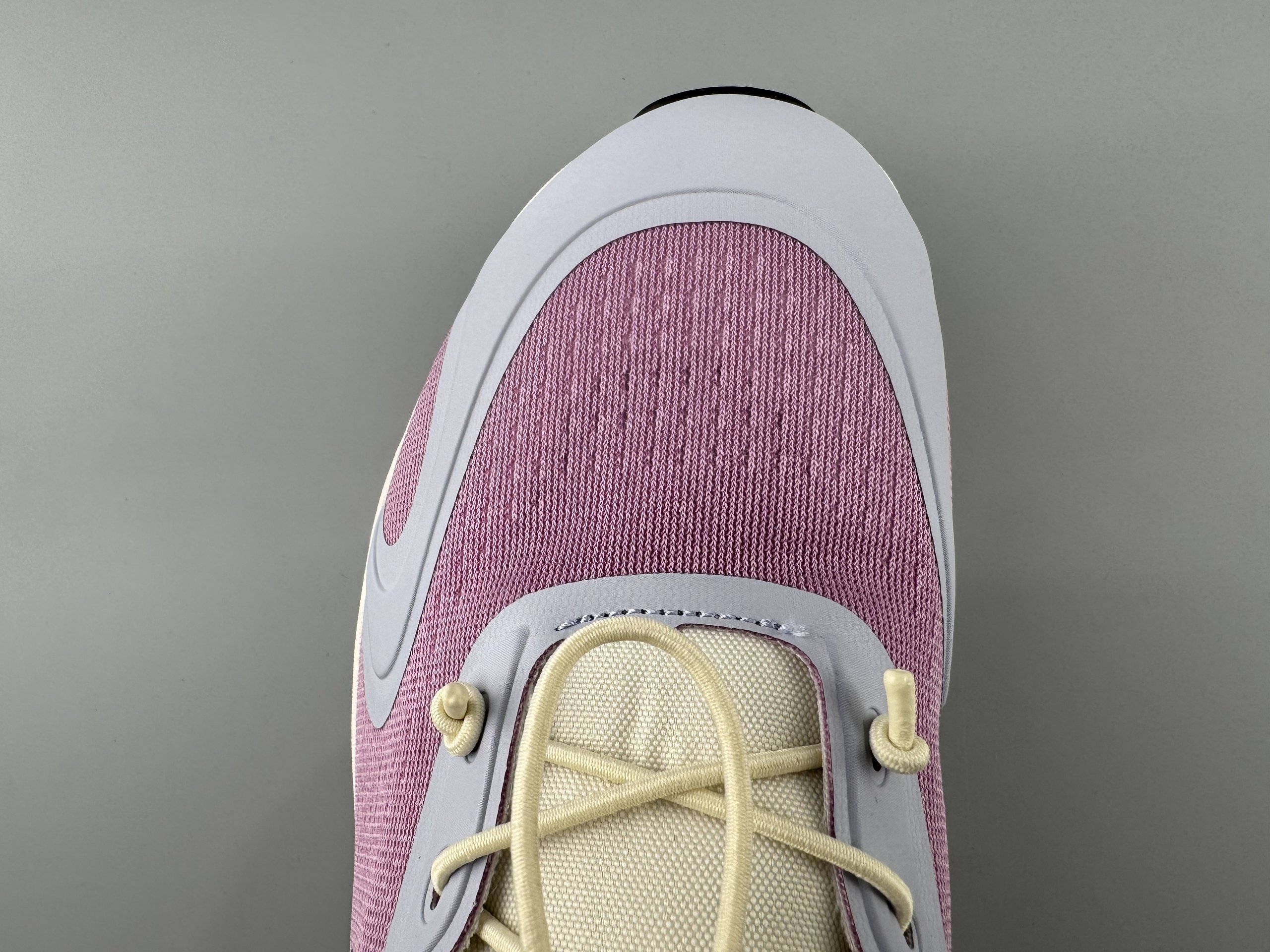 Purchasing of high-quality products ❗ Correct details, perfect restoration of LOEWE x ON joint model Cloudsolo series •The same rubber sole as the original shoe, the original high-elastic MD, plus popcorn material •Correct heel and small waist •Logo three-dimensional glossiness •Correct toe head is full and three-dimensional •Shoe tongue TPU three-dimensional high frequency •Correct upper mesh multi-layer thick material •The heel webbing is high-frequency three-dimensional and the webbing is sizing and hardened •Correct shoelace tips are soft and glue-free •The correct insole is thin at the front and thick at the back (Omnis material, not ordinary sea glass) Size: 36 36.5 37 37.5 38 38.5 39 40 40.5 41 42 42.5 43 44 44.5 45 46 (true half size) - Image 10