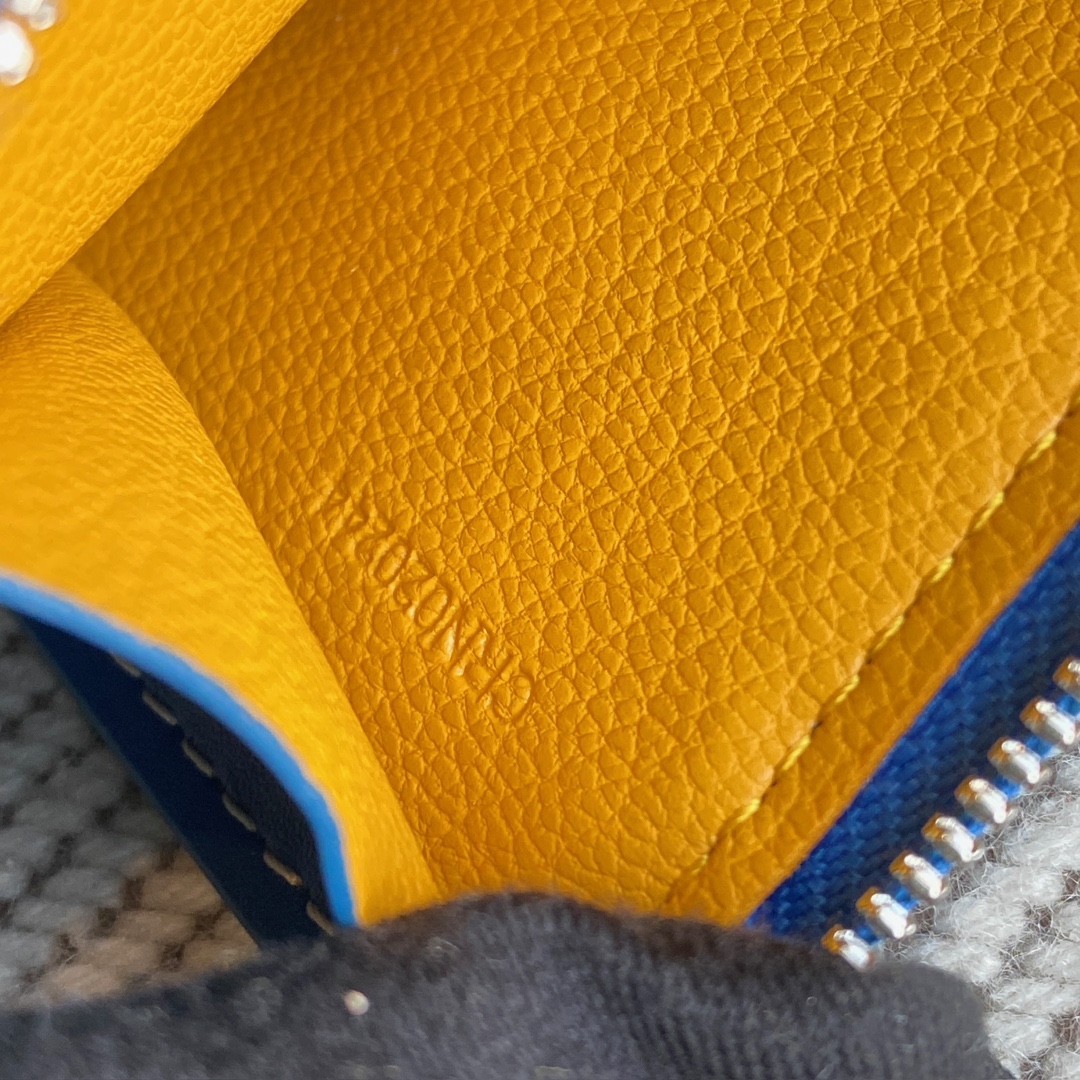 Goyard Goya counter latest version upgraded version new color 🤩 Bourbon flat zipper card holder wallet Three card slots and one zipper pocket can safely store change~ Size: 12.5cm x 1cm x 8.4cm~ Style No - Image 9