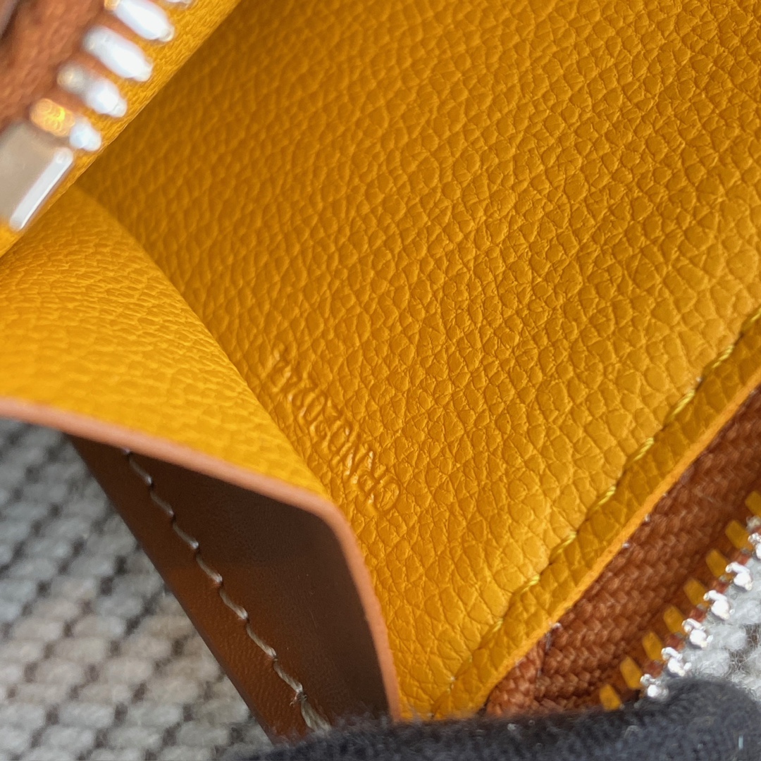 Goyard Goya counter latest version upgraded version new color 🤩 Bourbon flat zipper card holder wallet Three card slots and one zipper pocket can safely store change~ Size: 12.5cm x 1cm x 8.4cm~ Style No - Image 9