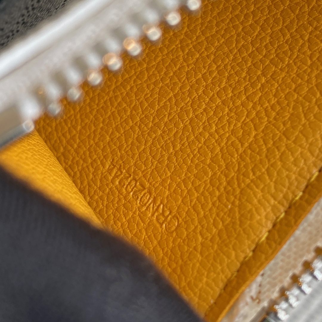Goyard Goya counter latest version upgraded version new color 🤩 Bourbon flat zipper card holder wallet Three card slots and one zipper pocket can safely store change~ Size: 12.5cm x 1cm x 8.4cm~ Style No - Image 9