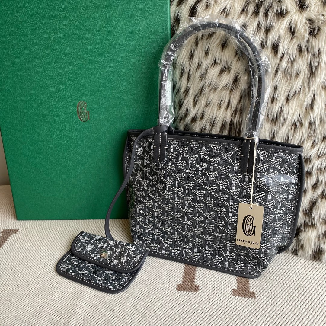 🤩Goyard classic vegetable basket anjou mini tote double-sided shopping bag tote double-sided bag shoulder handbag Size: 20.5X9X20cm~ I can’t think of any brand with more taste than Goya! Multiple colors to choose from, classic colors, canvas fabric with fragrance, exquisite workmanship ☺️ Comes with a full set of packaging at the counter, the first choice for gift giving ✨ Style No
