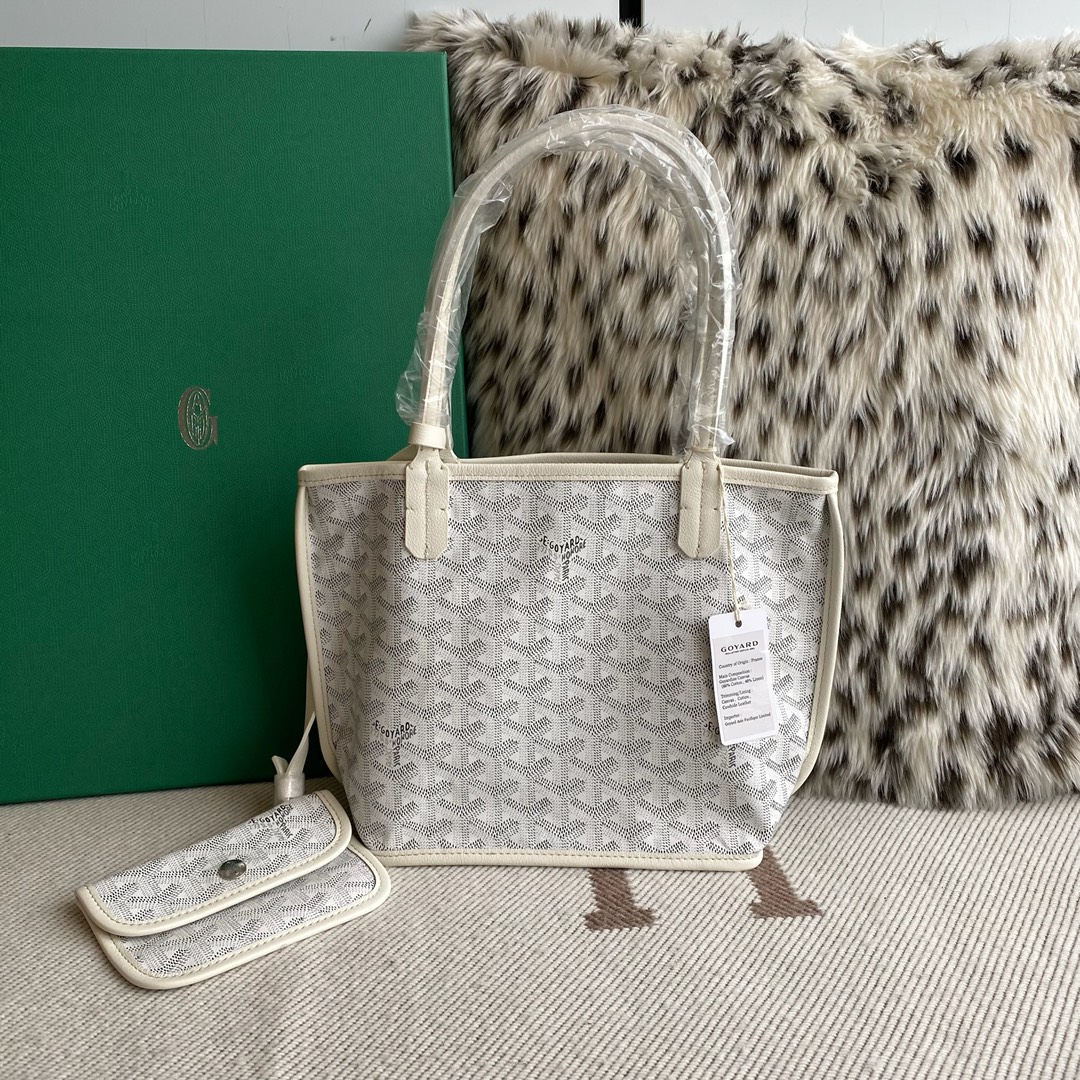🤩Goyard classic vegetable basket anjou mini tote double-sided shopping bag tote double-sided bag shoulder handbag Size: 20.5X9X20cm~ I can’t think of any brand with more taste than Goya! Multiple colors to choose from, classic colors, canvas fabric with fragrance, exquisite workmanship ☺️ Comes with a full set of packaging at the counter, the first choice for gift giving ✨ Style No