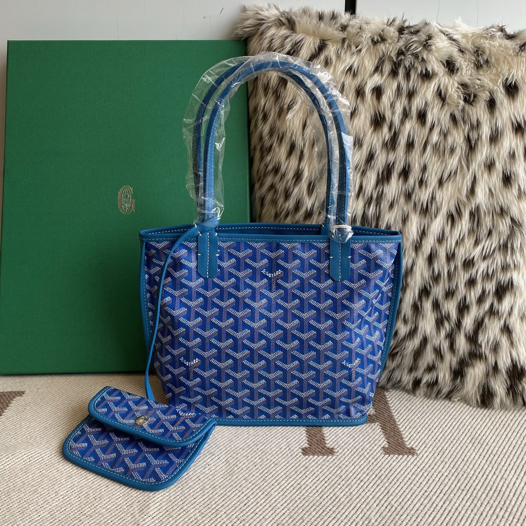 🤩Goyard classic vegetable basket anjou mini tote double-sided shopping bag tote double-sided bag shoulder handbag Size: 20.5X9X20cm~ I can’t think of any brand with more taste than Goya! Multiple colors to choose from, classic colors, canvas fabric with fragrance, exquisite workmanship ☺️ Comes with a full set of packaging at the counter, the first choice for gift giving ✨ Style No