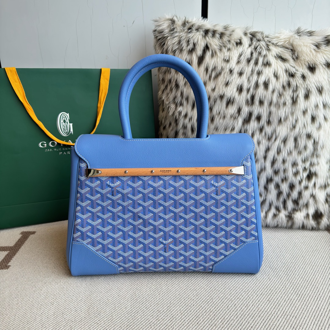 Spring and summer limited edition flower style ~ Goyard Goya counter latest version upgraded version new color 🤩 Saigon Gongmu Available in two unique GOYARDINE canvas colors inspired by the vibrant hues of linen flowers: Iris Purple and Rose Pink - Image 2