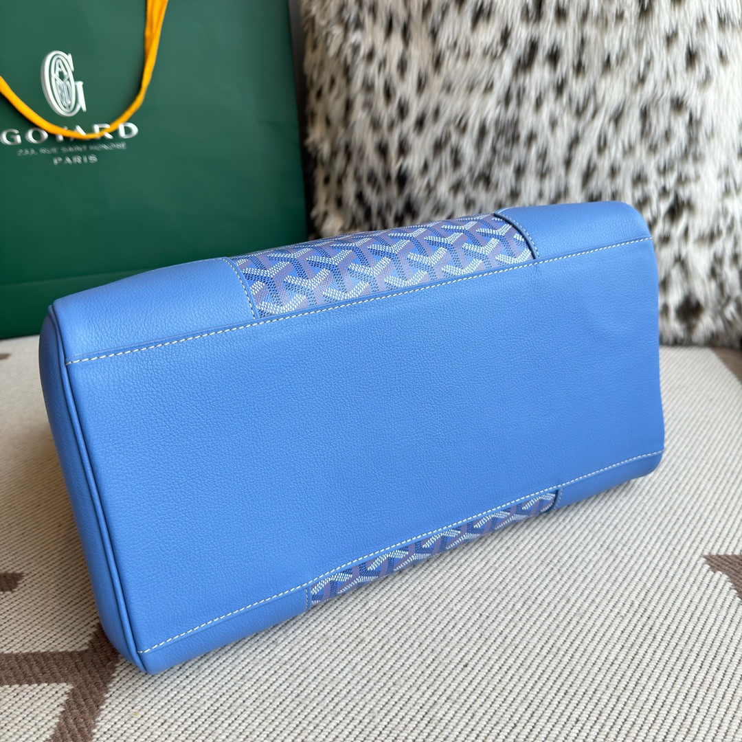 Spring and summer limited edition flower style ~ Goyard Goya counter latest version upgraded version new color 🤩 Saigon Gongmu Available in two unique GOYARDINE canvas colors inspired by the vibrant hues of linen flowers: Iris Purple and Rose Pink - Image 9
