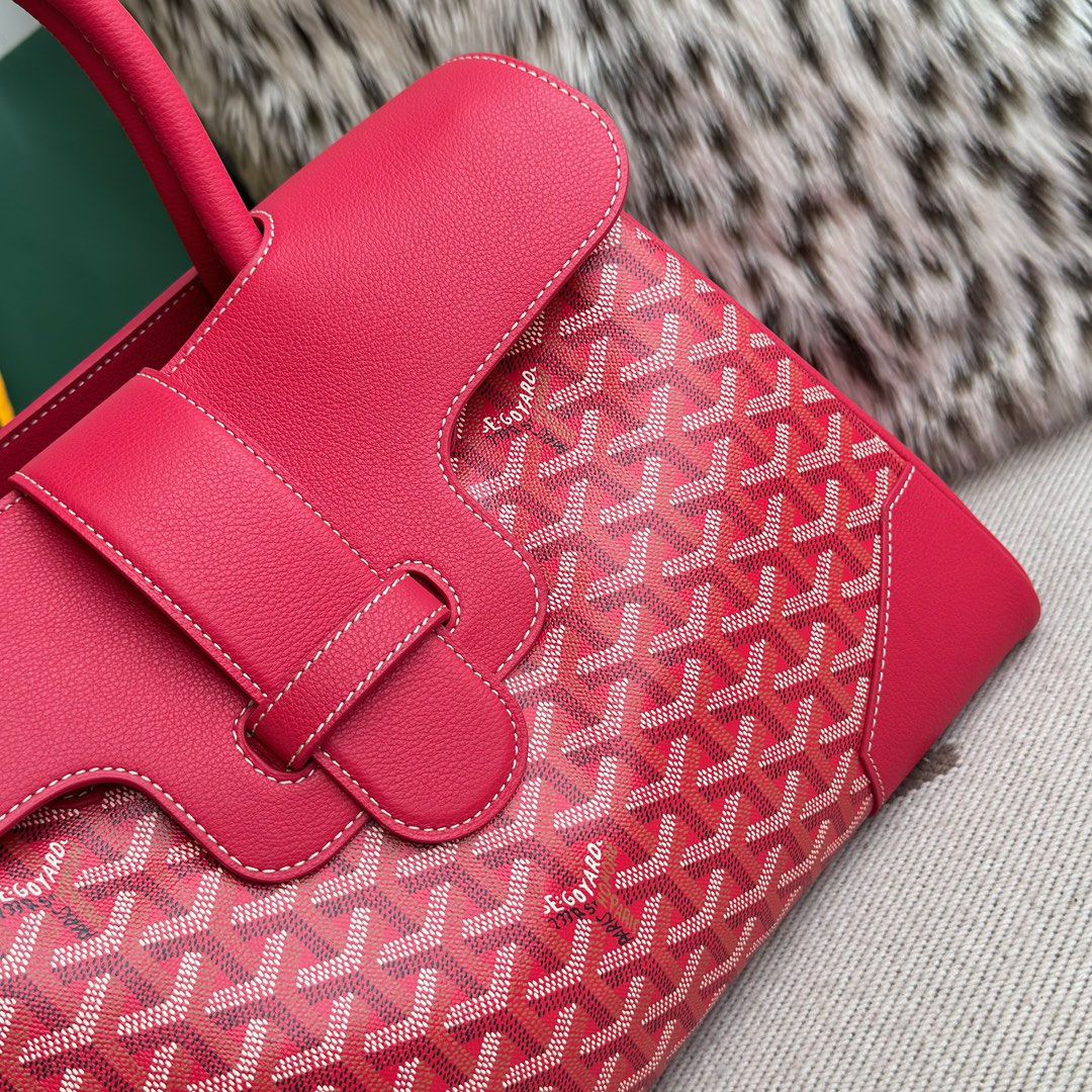 Spring and summer limited edition flower style ~ Goyard Goya counter latest version upgraded version new color 🤩 Saigon Gongmu Available in two unique GOYARDINE canvas colors inspired by the vibrant hues of linen flowers: Iris Purple and Rose Pink - Image 7