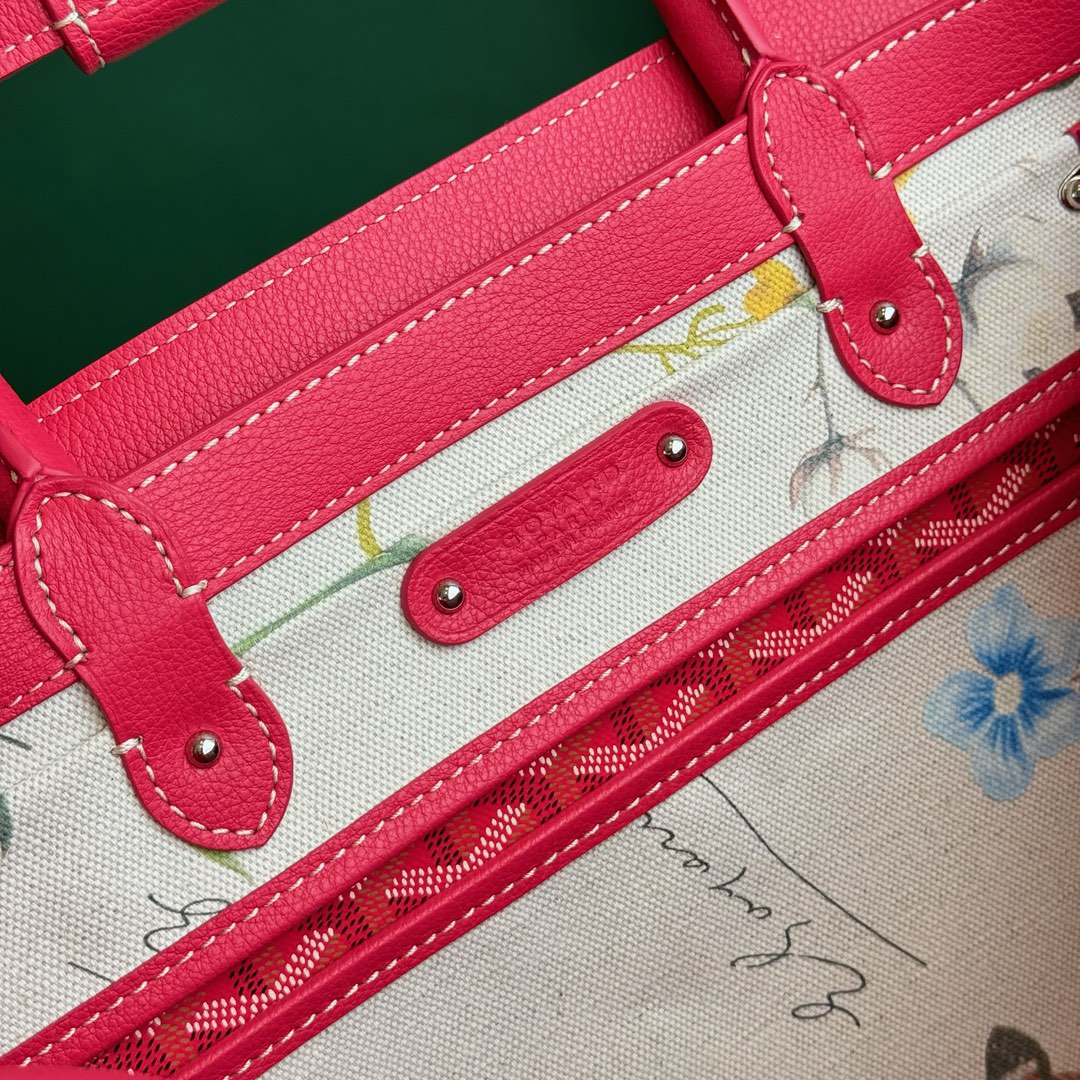 Spring and summer limited edition flower style ~ Goyard Goya counter latest version upgraded version new color 🤩 Saigon Gongmu Available in two unique GOYARDINE canvas colors inspired by the vibrant hues of linen flowers: Iris Purple and Rose Pink - Image 11