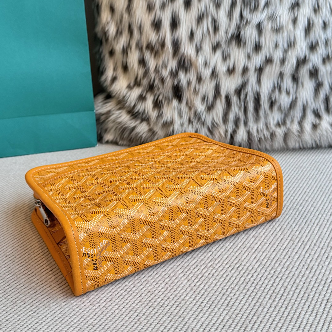 Goyard Goya clutch bag toiletry bag There is also a small zipper bag on the front that can hold some small odds and ends - Image 5