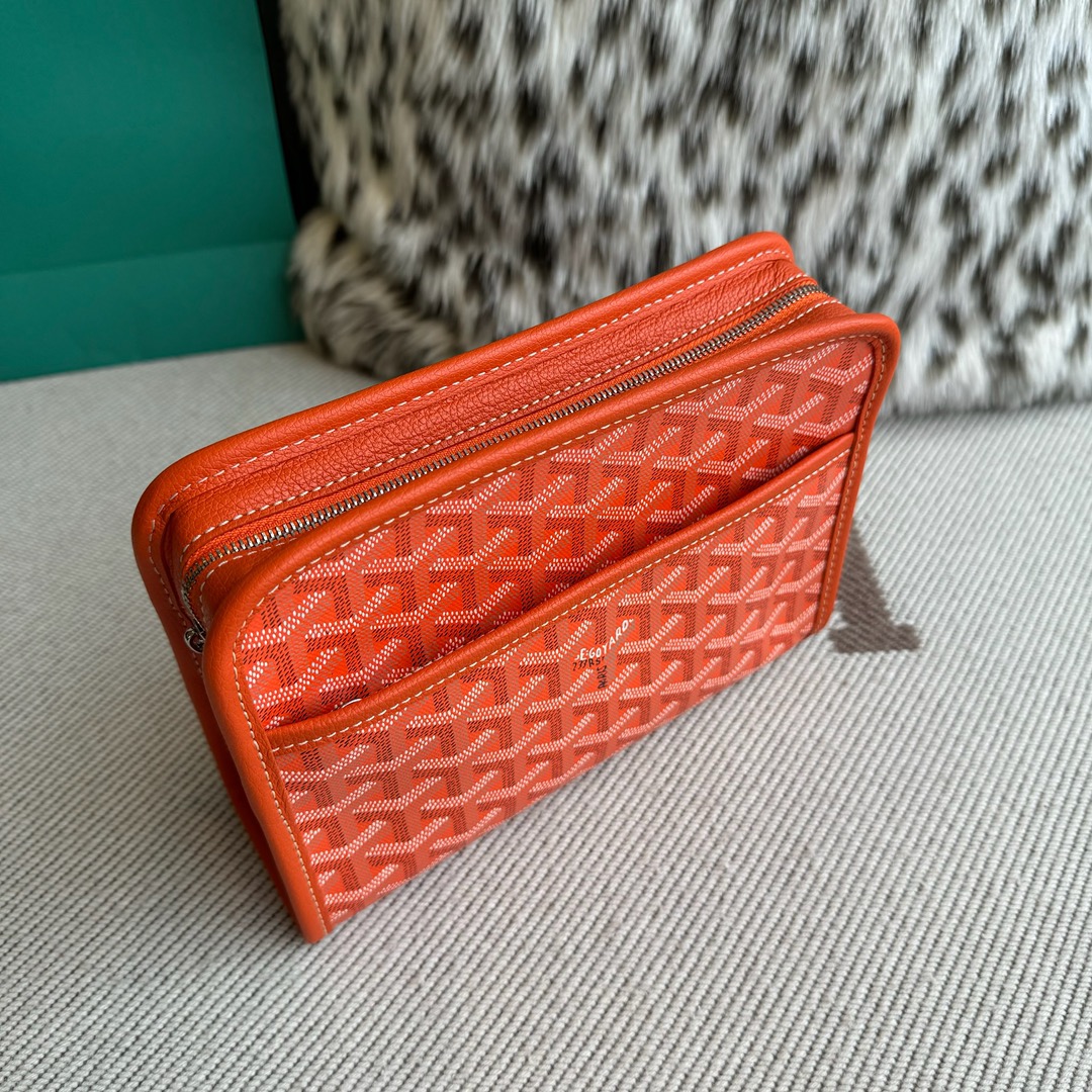Goyard Goya clutch bag toiletry bag There is also a small zipper bag on the front that can hold some small odds and ends - Image 3