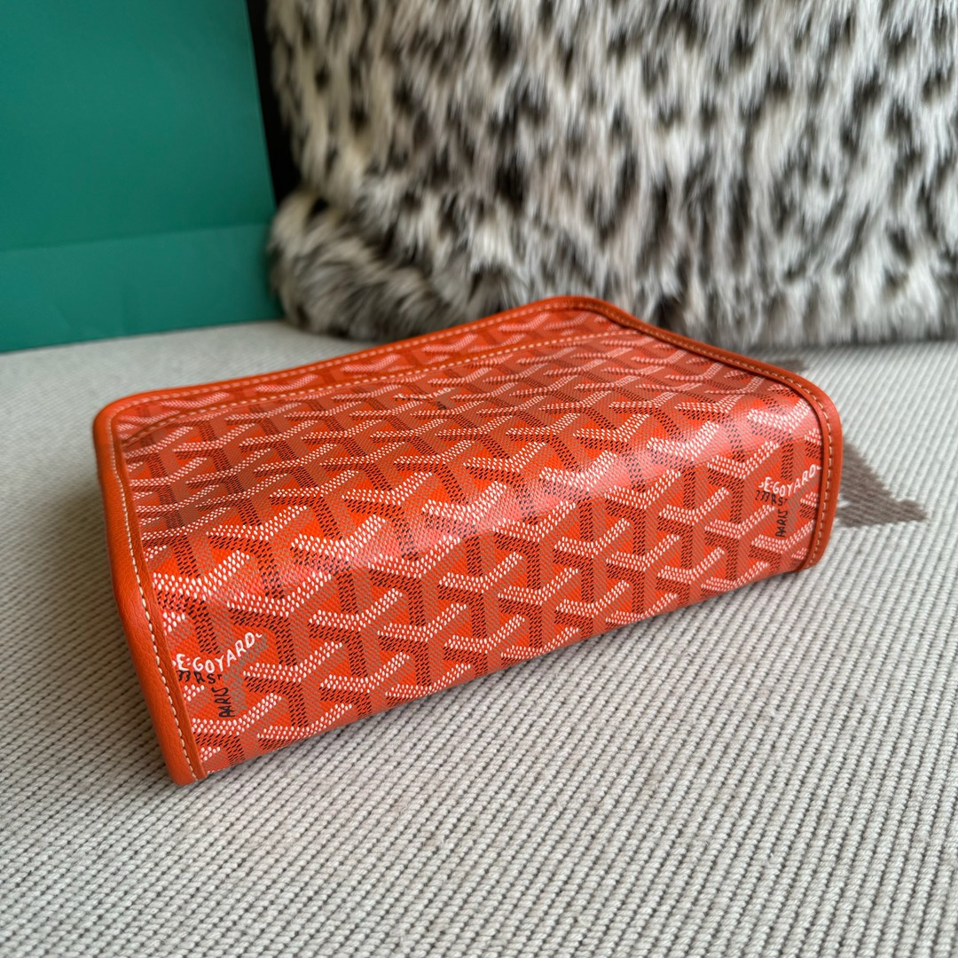 Goyard Goya clutch bag toiletry bag There is also a small zipper bag on the front that can hold some small odds and ends - Image 5