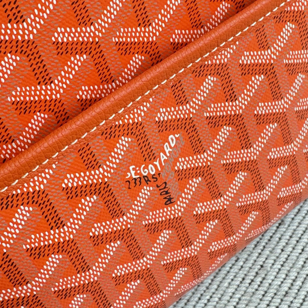 Goyard Goya clutch bag toiletry bag There is also a small zipper bag on the front that can hold some small odds and ends - Image 8