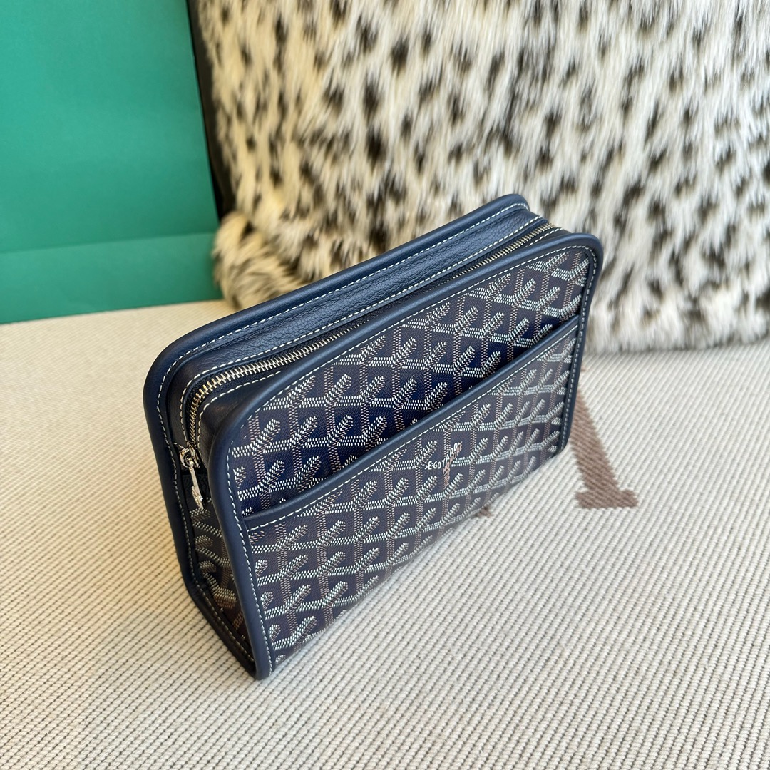Goyard Goya clutch bag toiletry bag There is also a small zipper bag on the front that can hold some small odds and ends - Image 3