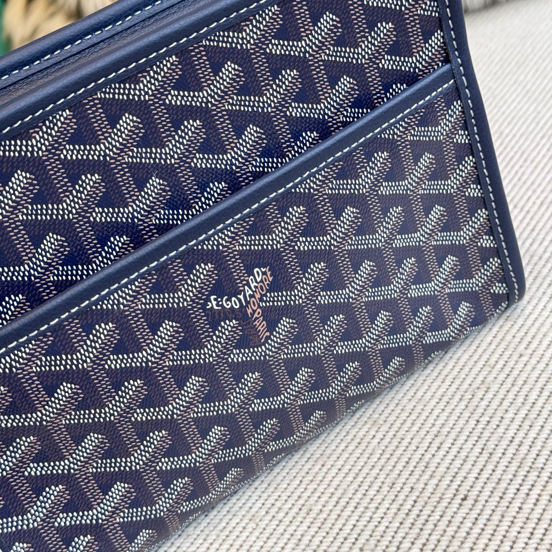 Goyard Goya clutch bag toiletry bag There is also a small zipper bag on the front that can hold some small odds and ends - Image 6
