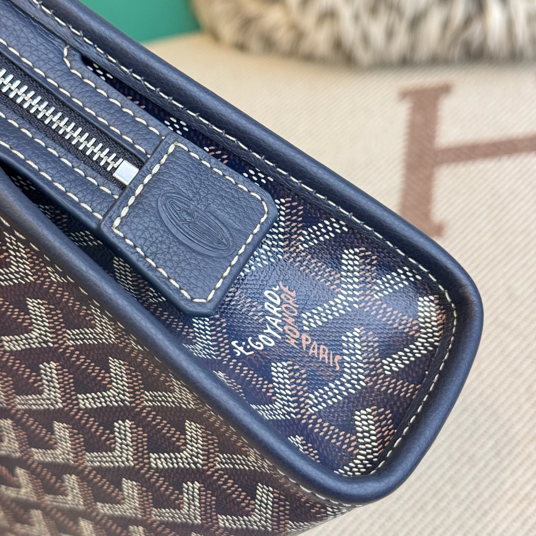 Goyard Goya clutch bag toiletry bag There is also a small zipper bag on the front that can hold some small odds and ends - Image 8