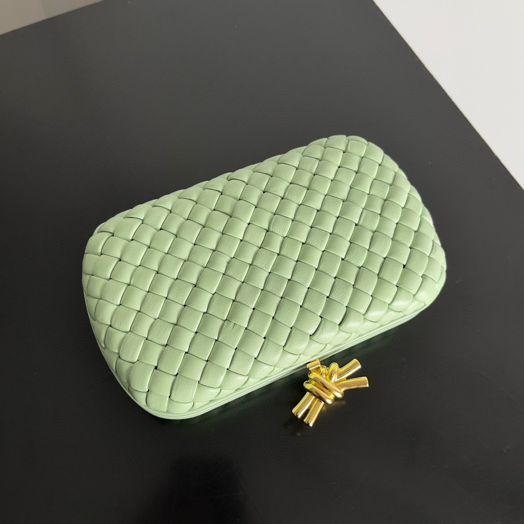 BV Knot plain evening clutch Classic braiding with metal rope twist buckle - Image 2