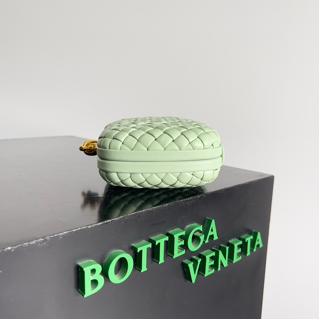 BV Knot plain evening clutch Classic braiding with metal rope twist buckle - Image 3