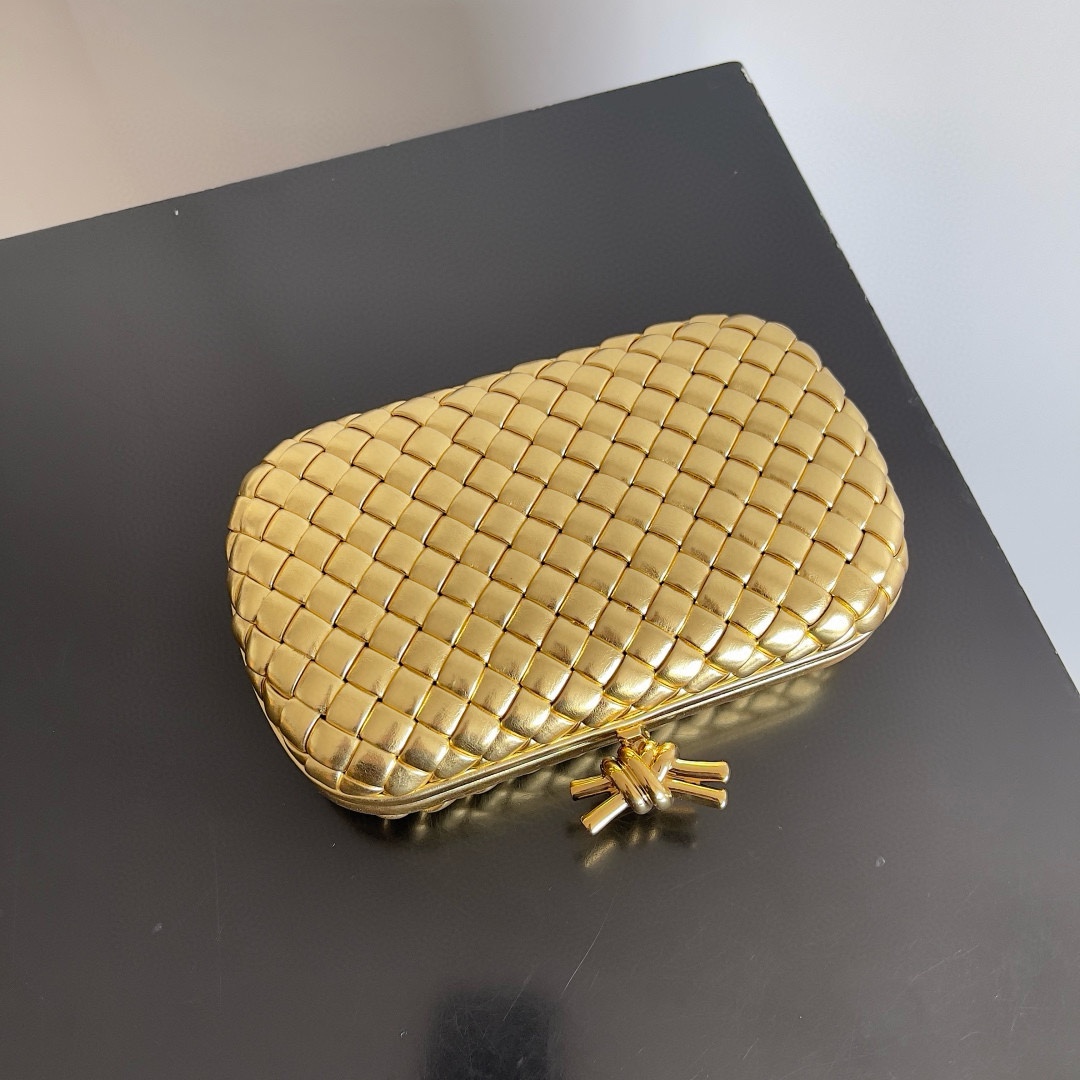 BV Knot plain evening clutch Classic braiding with metal rope twist buckle - Image 2